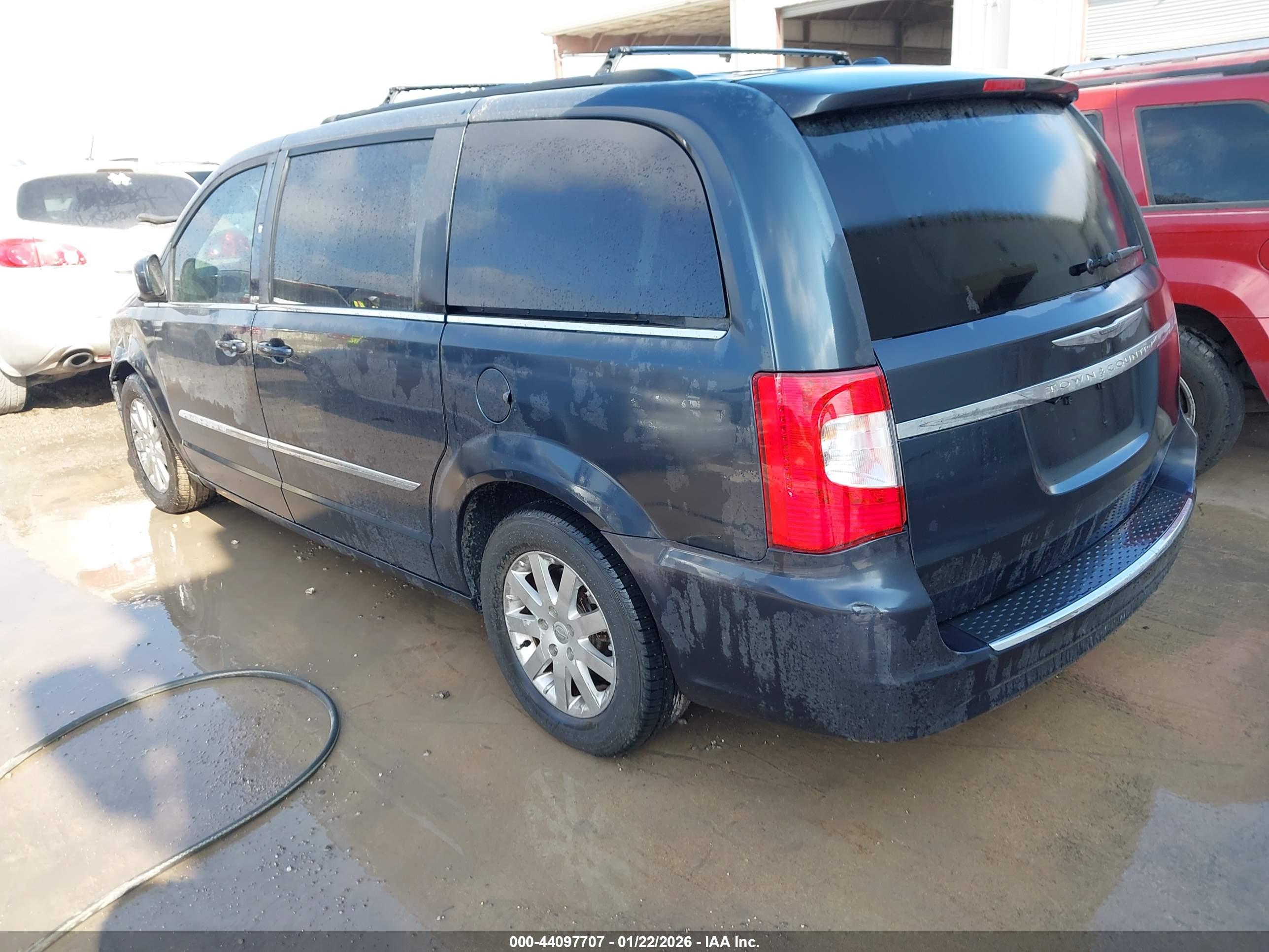 CHRYSLER TOWN image 3