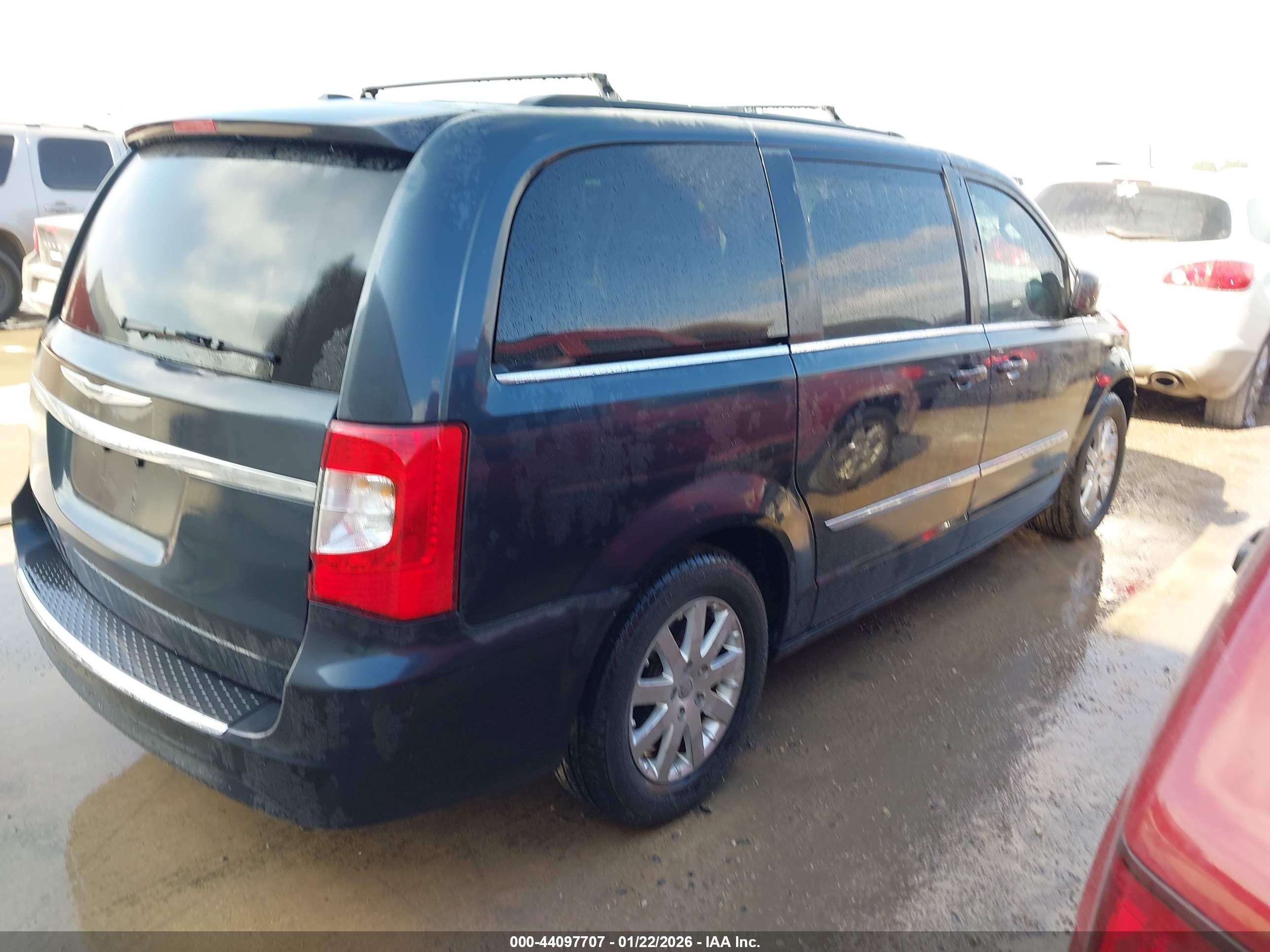 CHRYSLER TOWN image 4