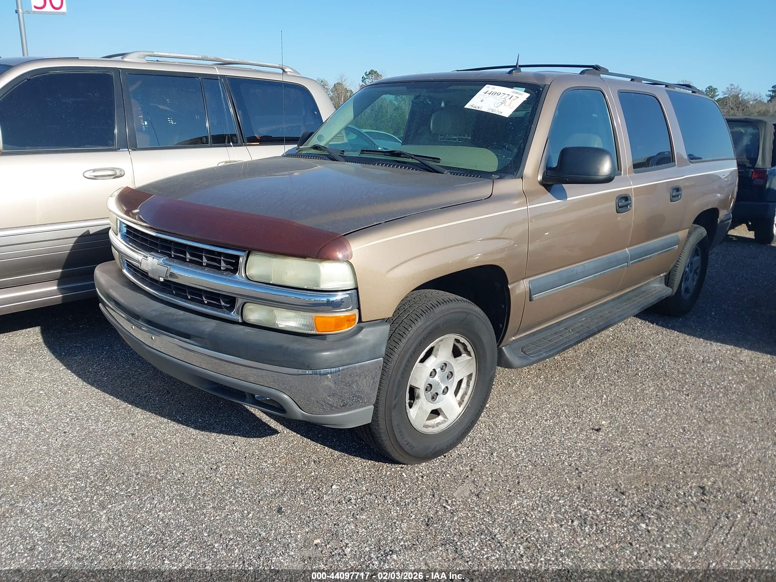 CHEVROLET SUBURBAN image 2