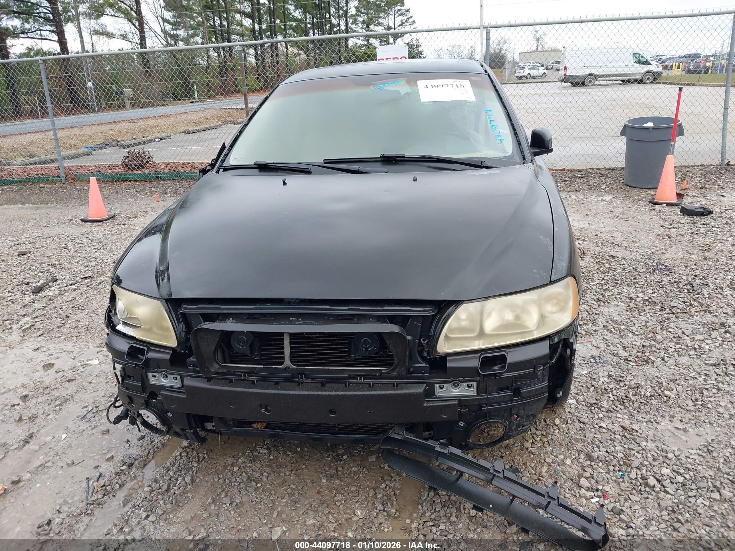 VOLVO S60 image 6