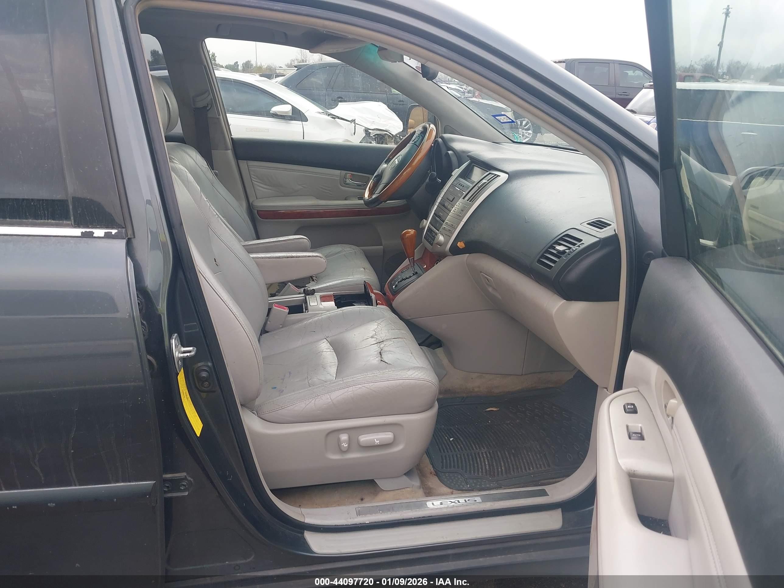 LEXUS RX image 5
