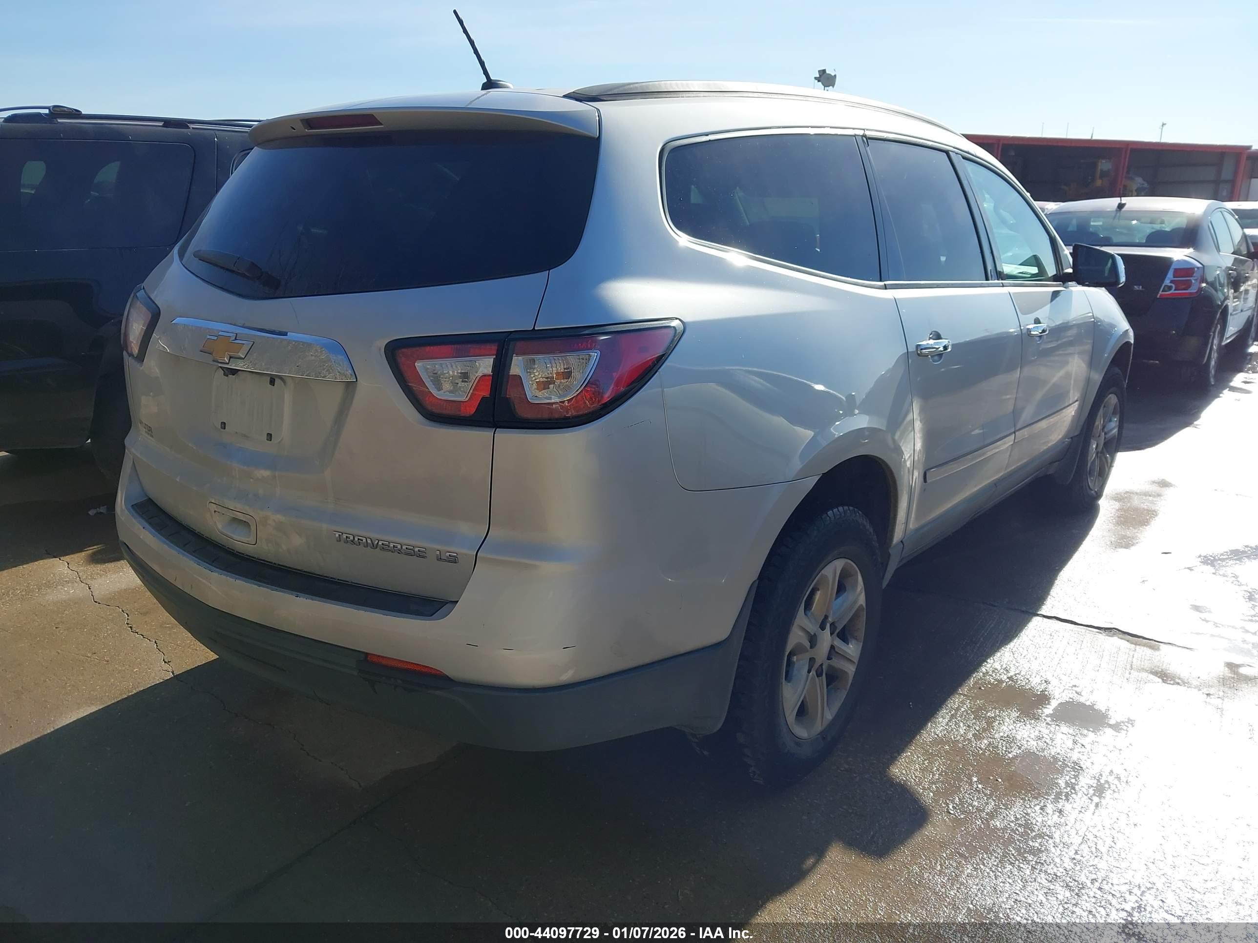 CHEVROLET TRAVERSE image 4