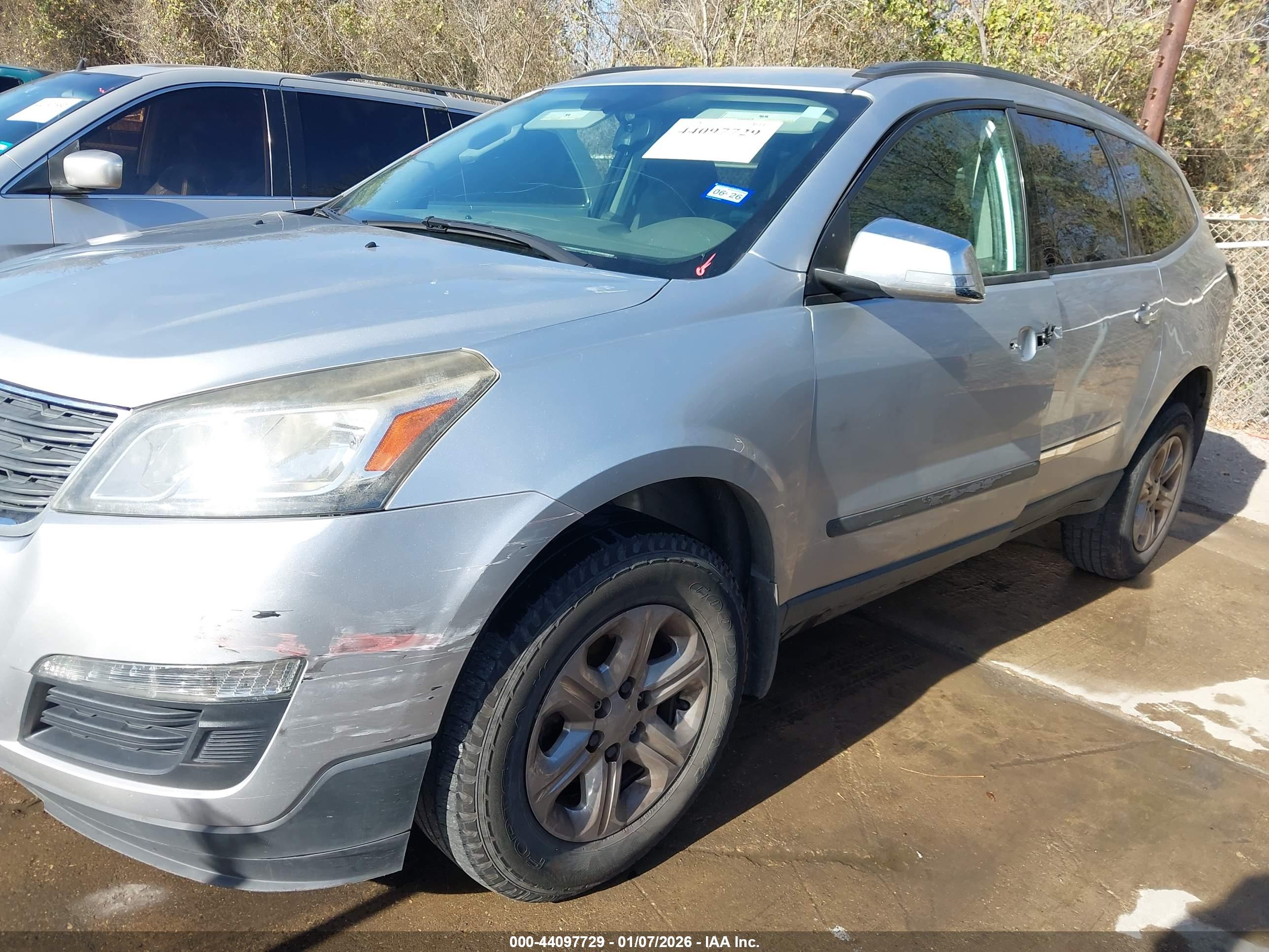CHEVROLET TRAVERSE image 6