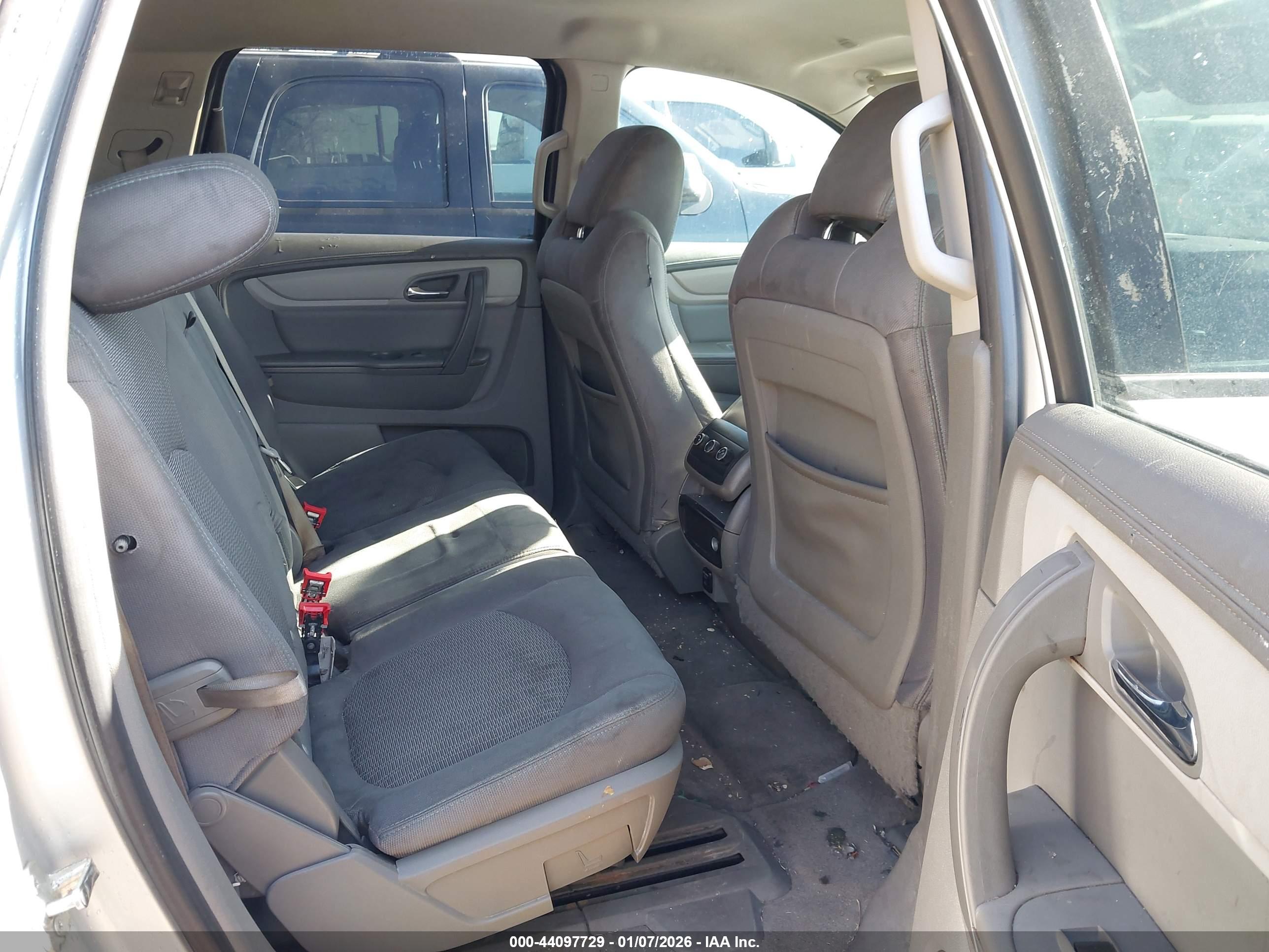 CHEVROLET TRAVERSE image 8