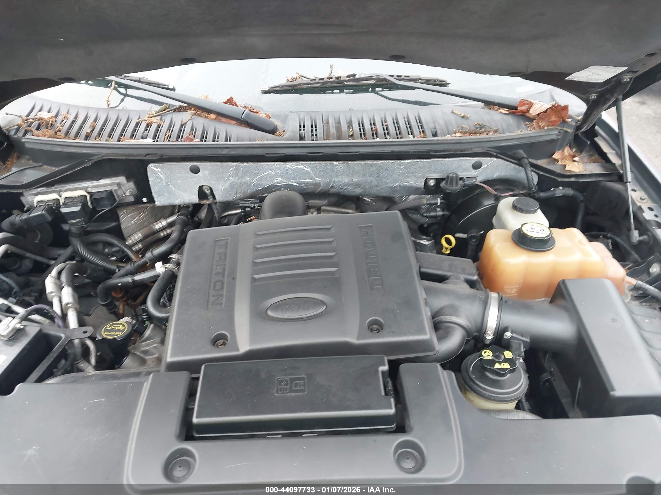 FORD EXPEDITION image 10