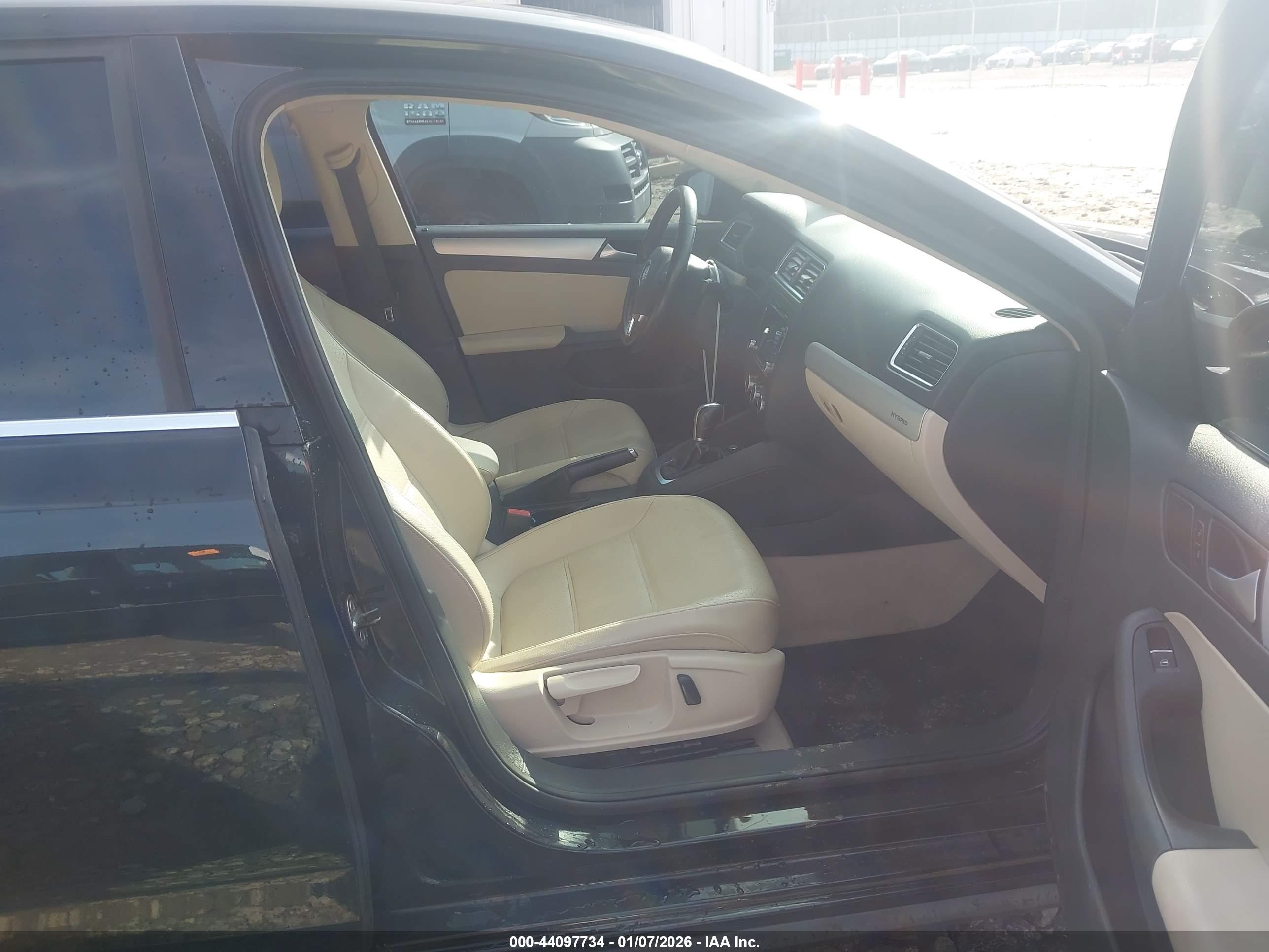 VOLKSWAGEN JETTA image 5