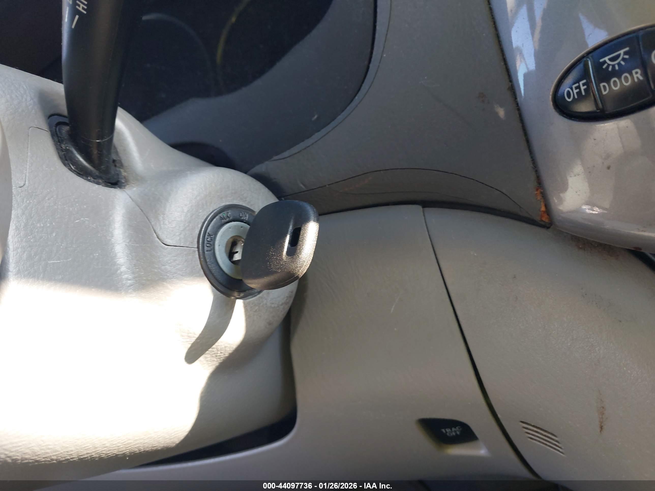 TOYOTA SIENNA image 11