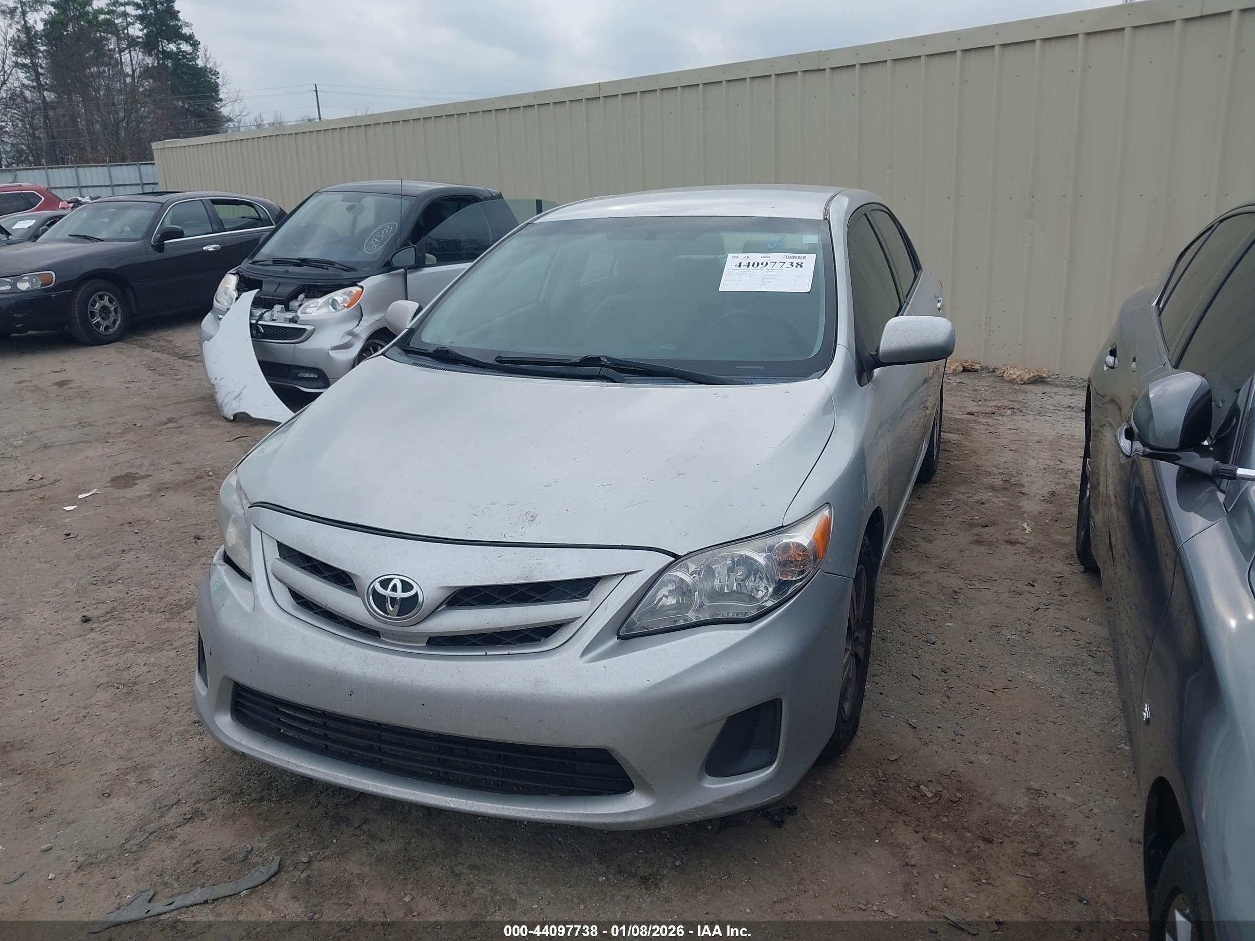 TOYOTA COROLLA image 2