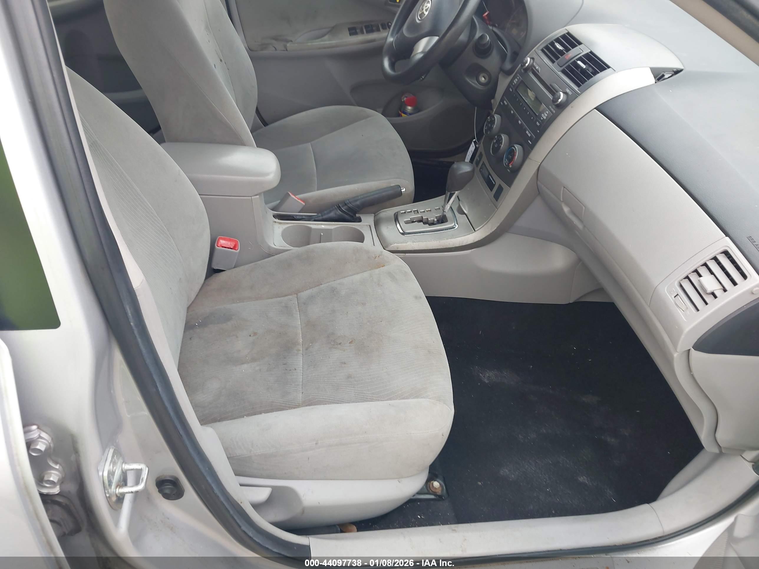 TOYOTA COROLLA image 5