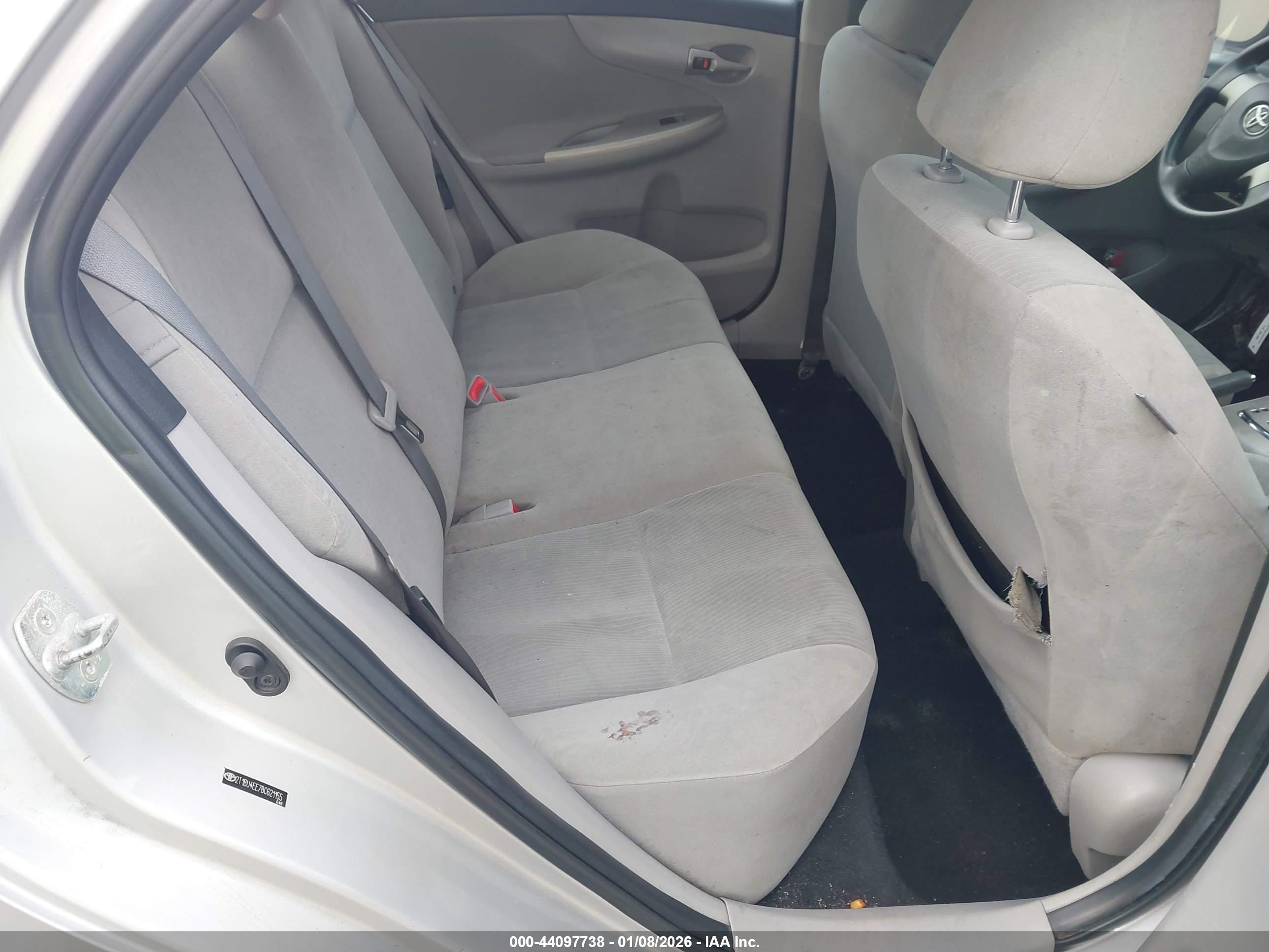 TOYOTA COROLLA image 8