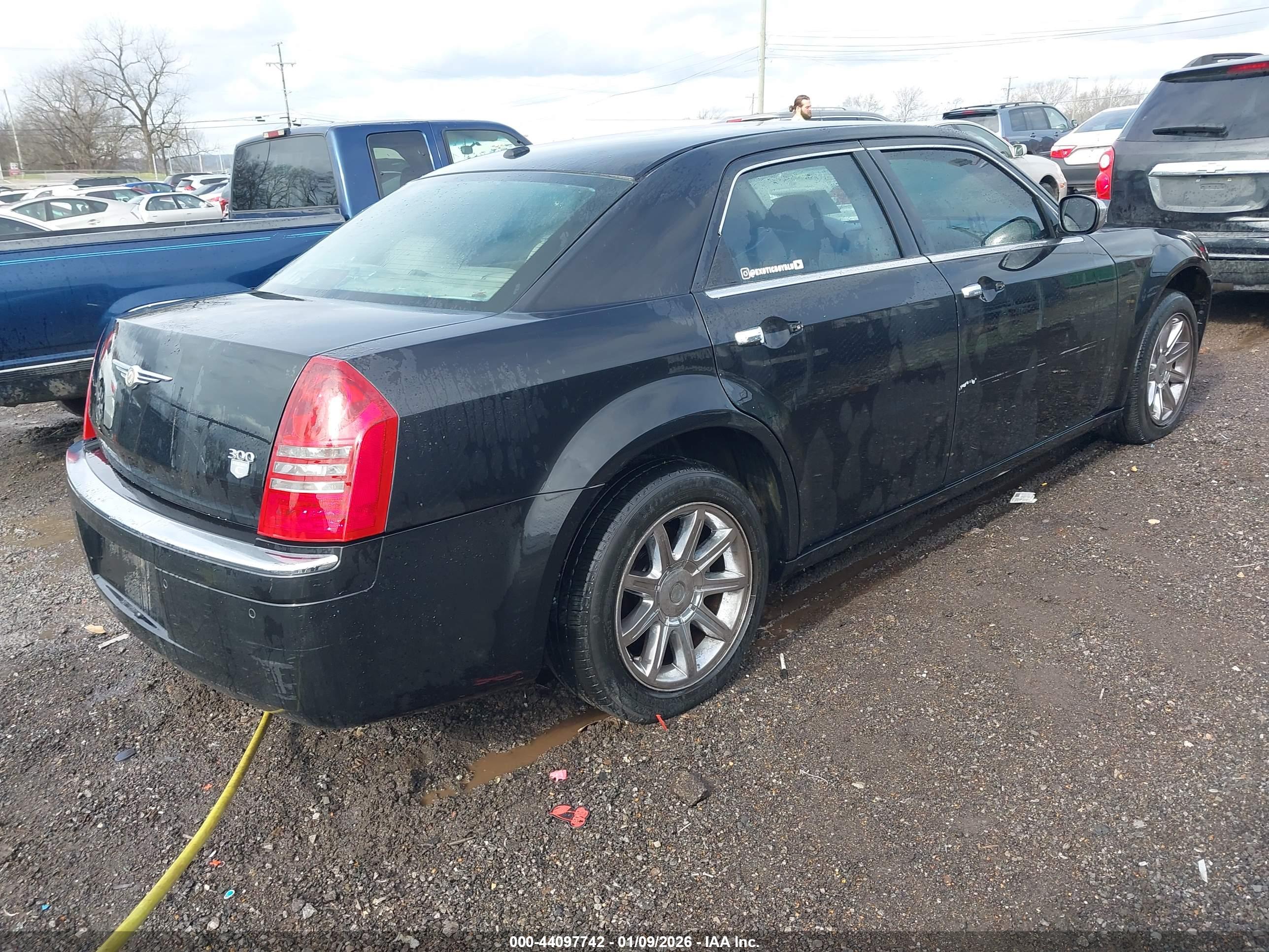 CHRYSLER 300C image 4