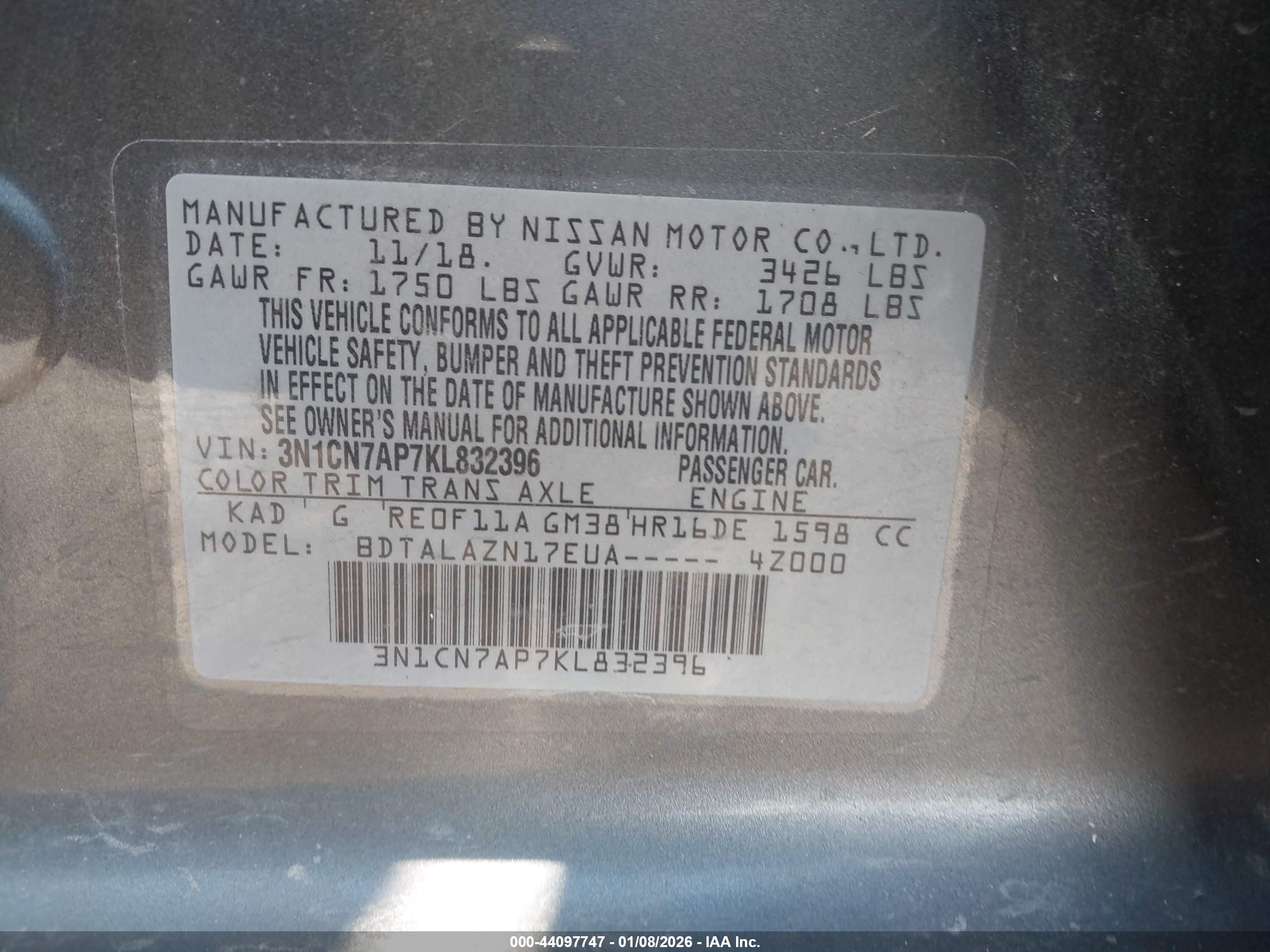 NISSAN VERSA image 9