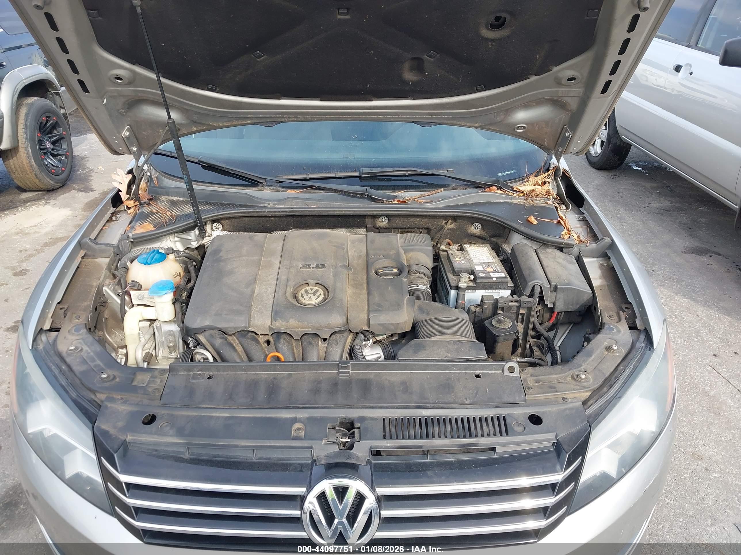 VOLKSWAGEN PASSAT image 10