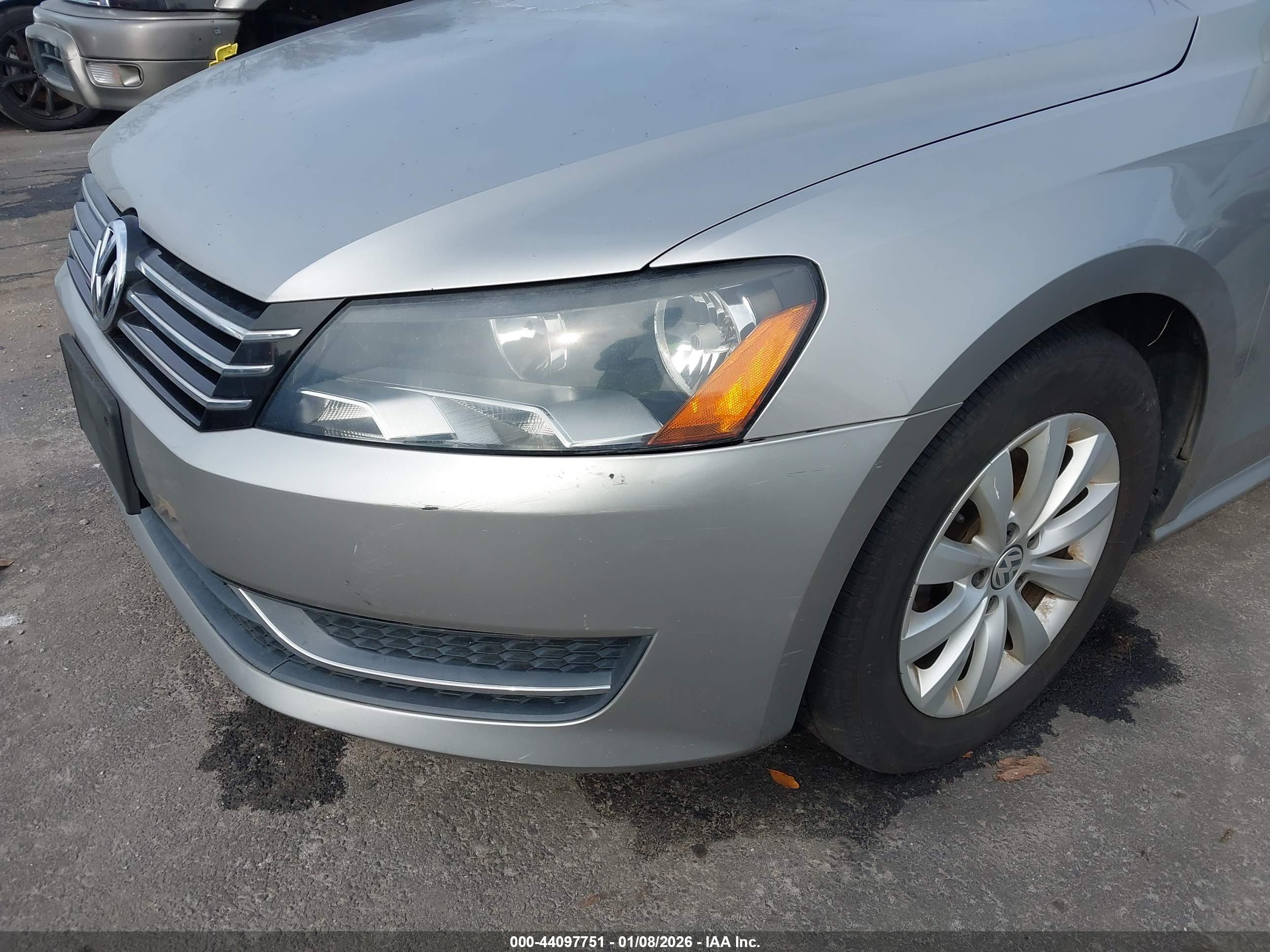 VOLKSWAGEN PASSAT image 6