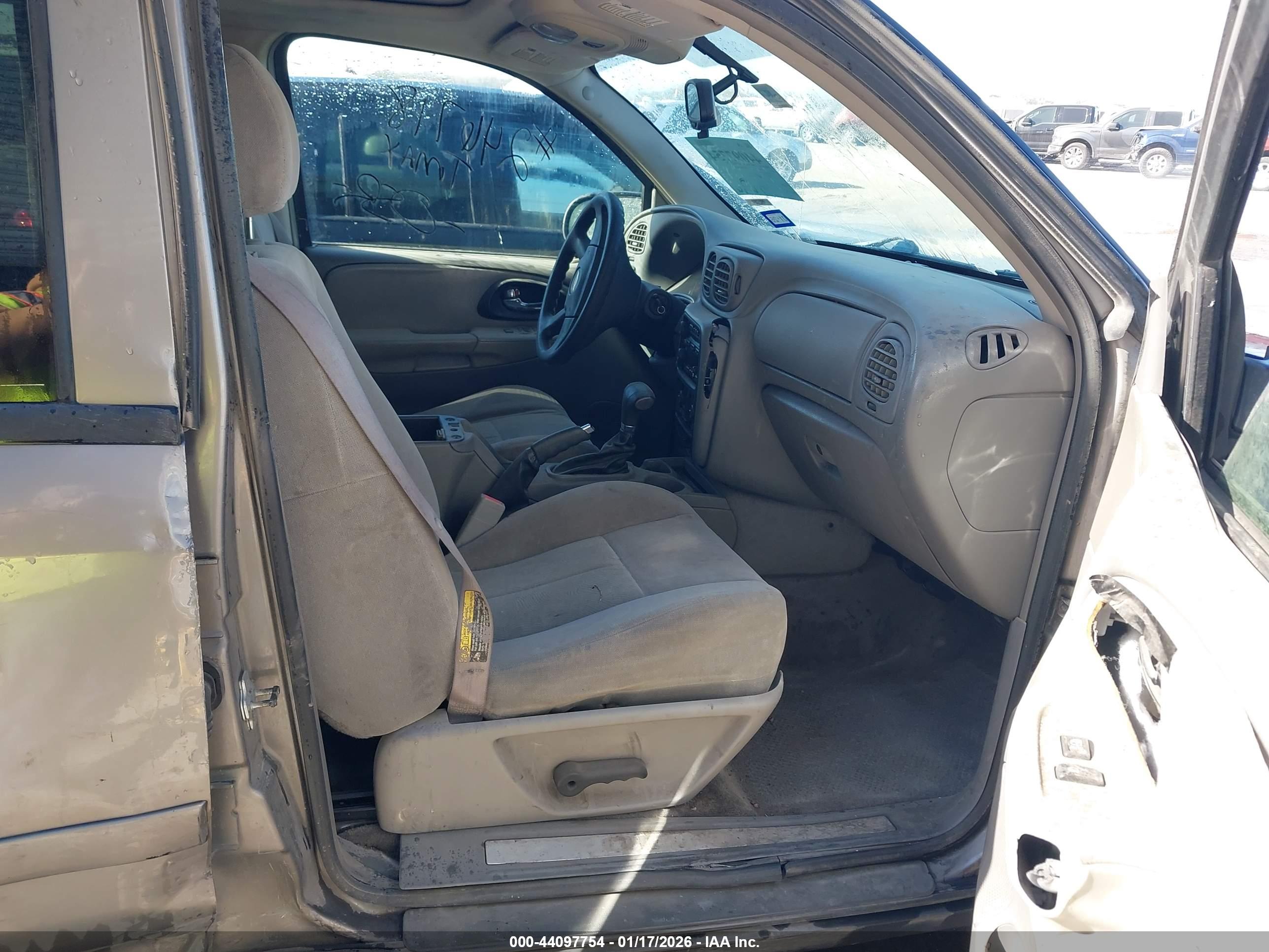 CHEVROLET TRAILBLAZER image 5