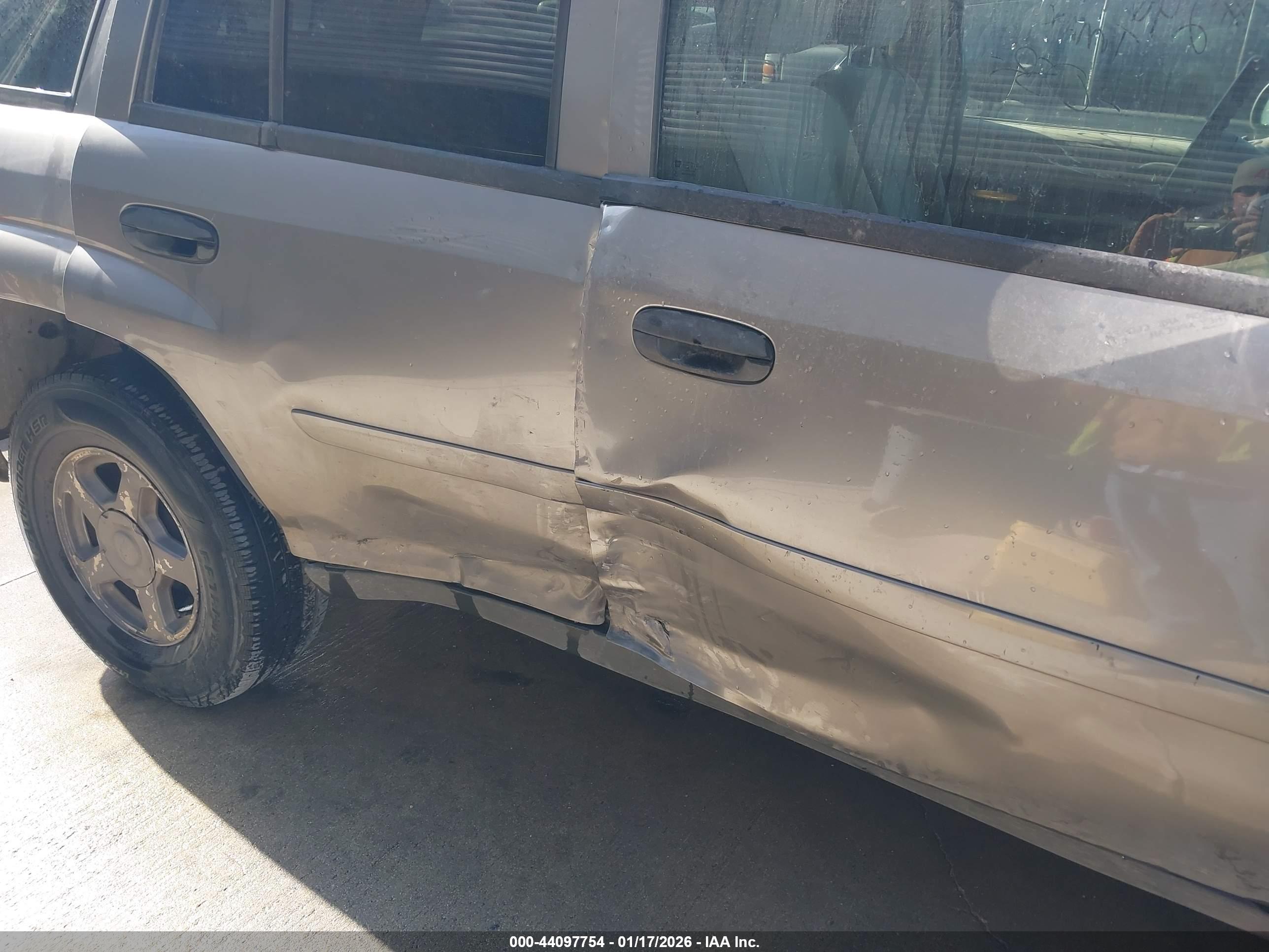 CHEVROLET TRAILBLAZER image 6