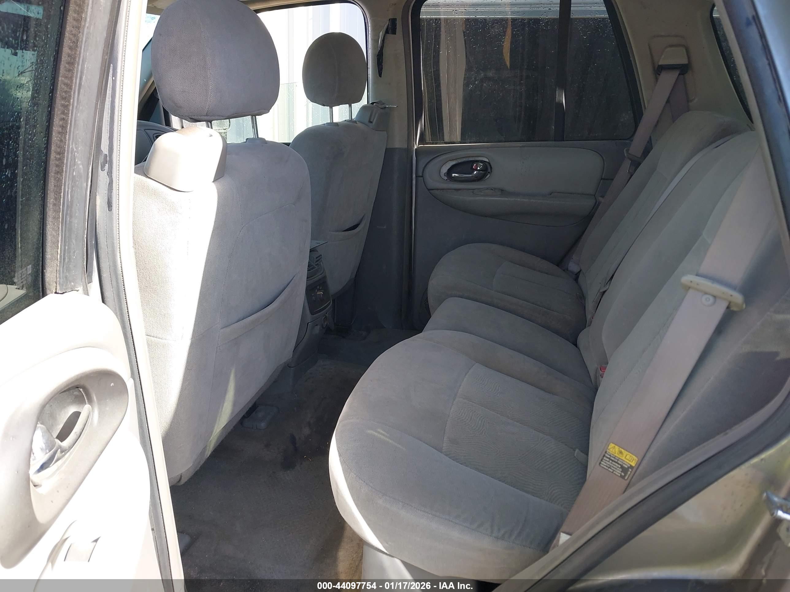 CHEVROLET TRAILBLAZER image 8