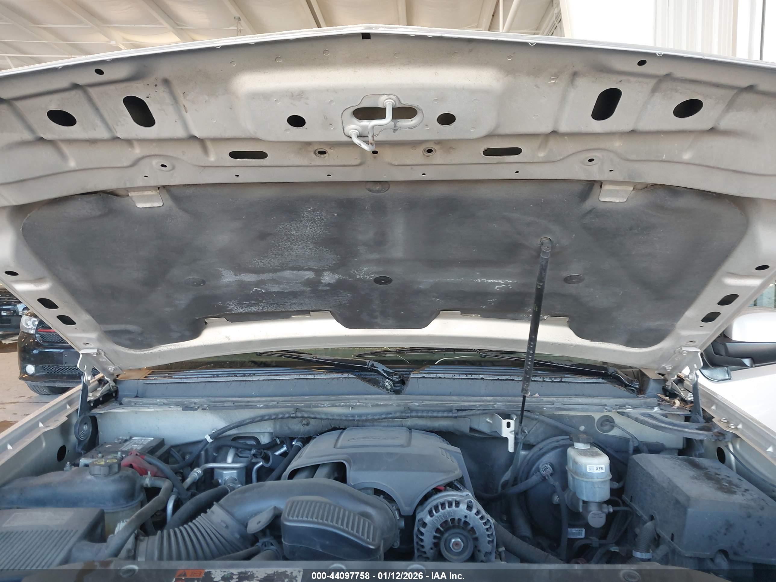 CHEVROLET TAHOE image 10