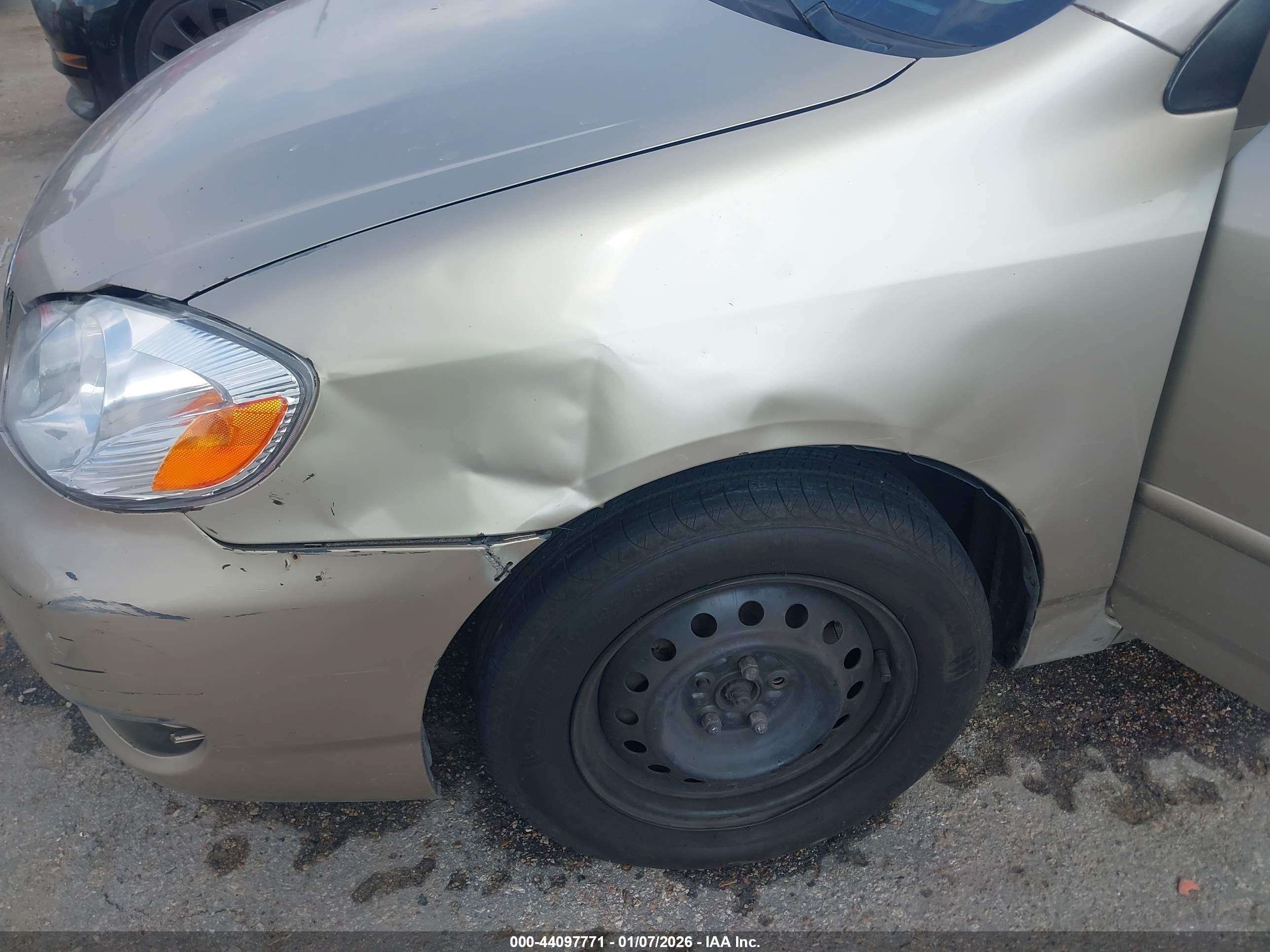 TOYOTA COROLLA image 6