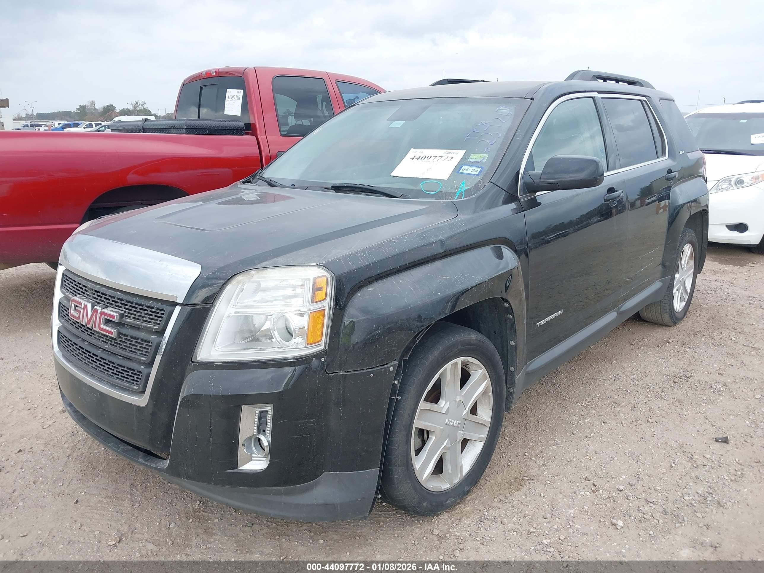 GMC TERRAIN image 2