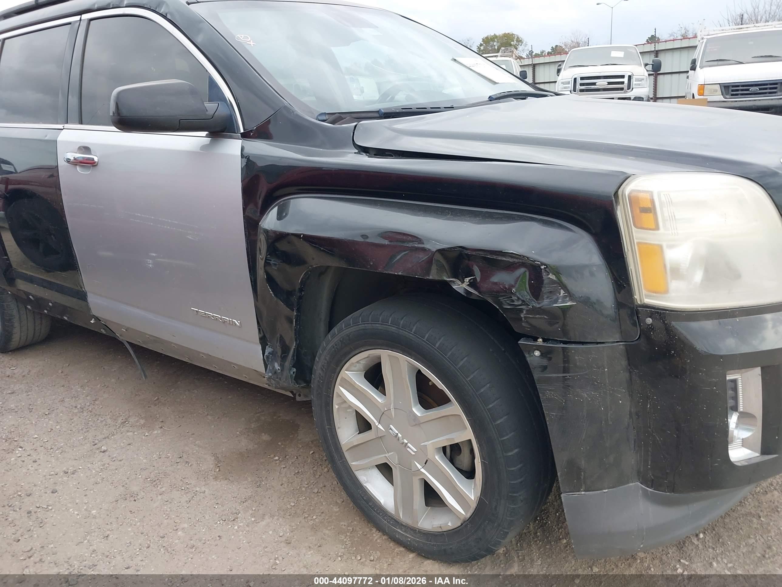 GMC TERRAIN image 6