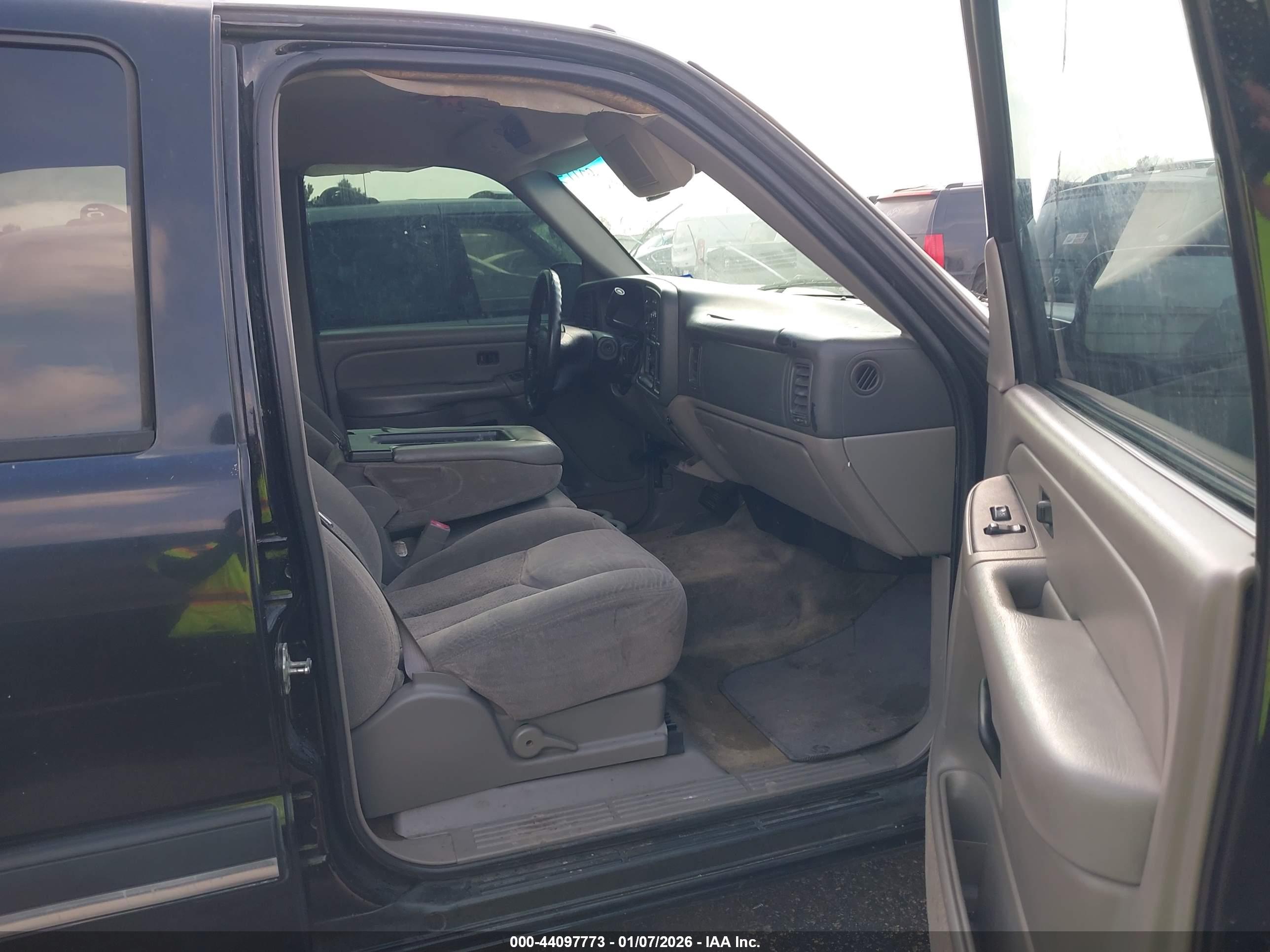 CHEVROLET TAHOE image 5