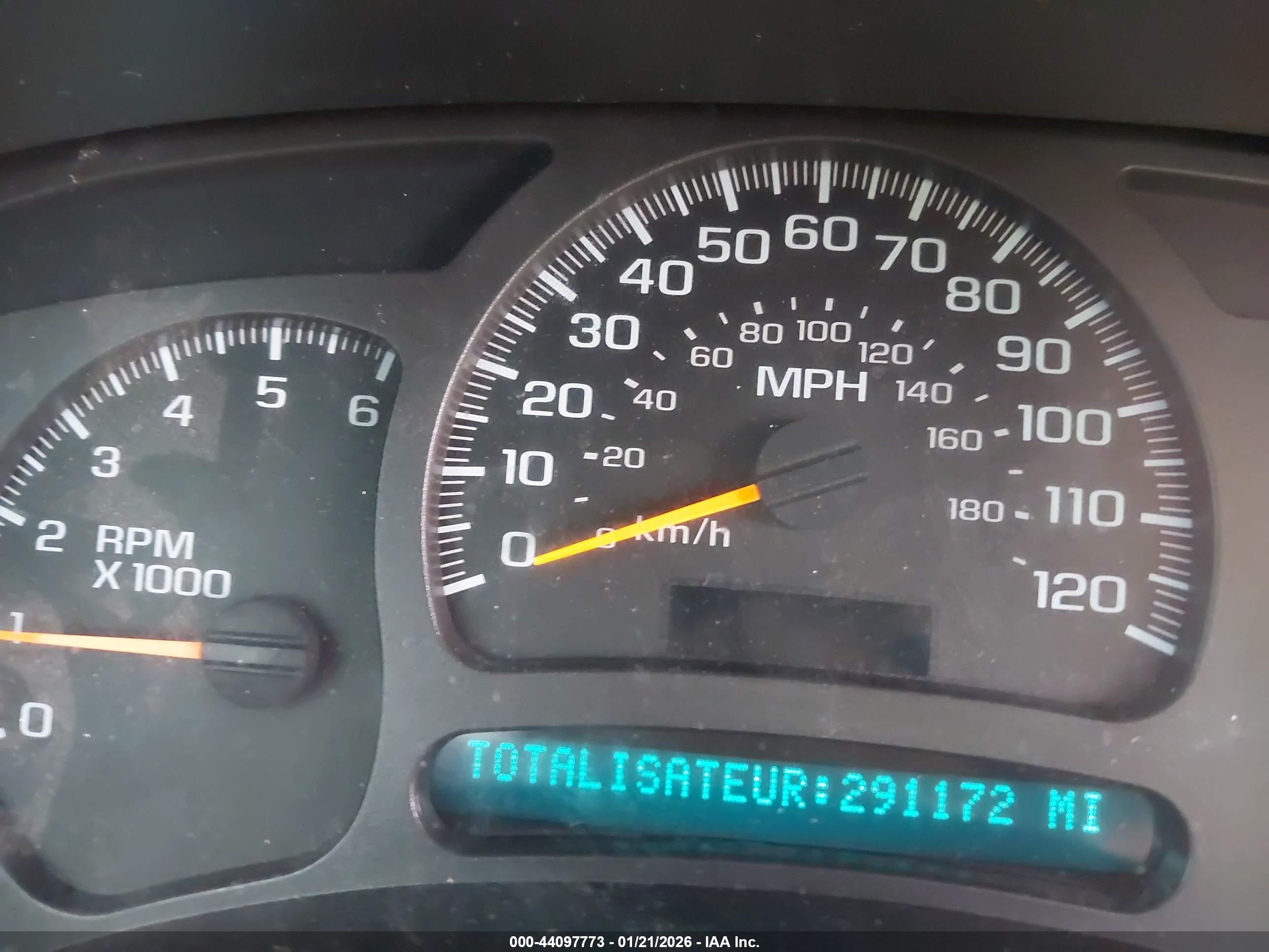 CHEVROLET TAHOE image 7