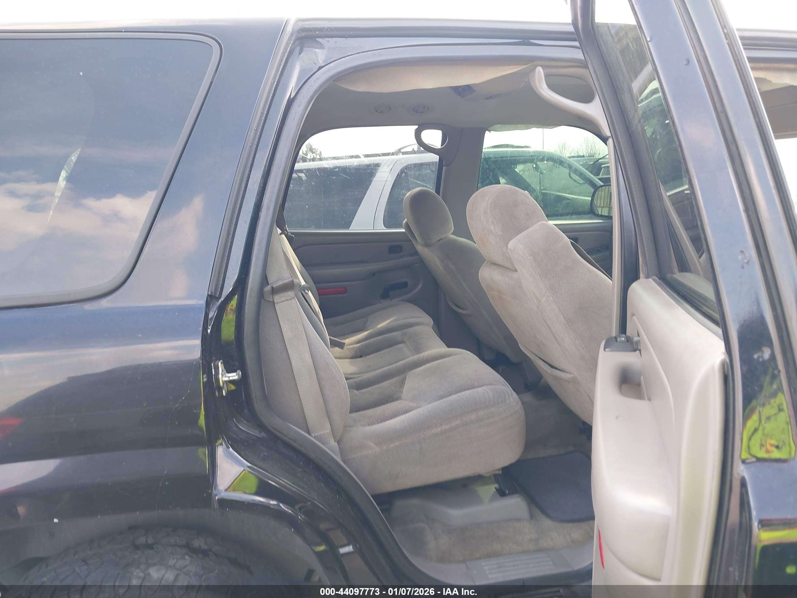 CHEVROLET TAHOE image 8