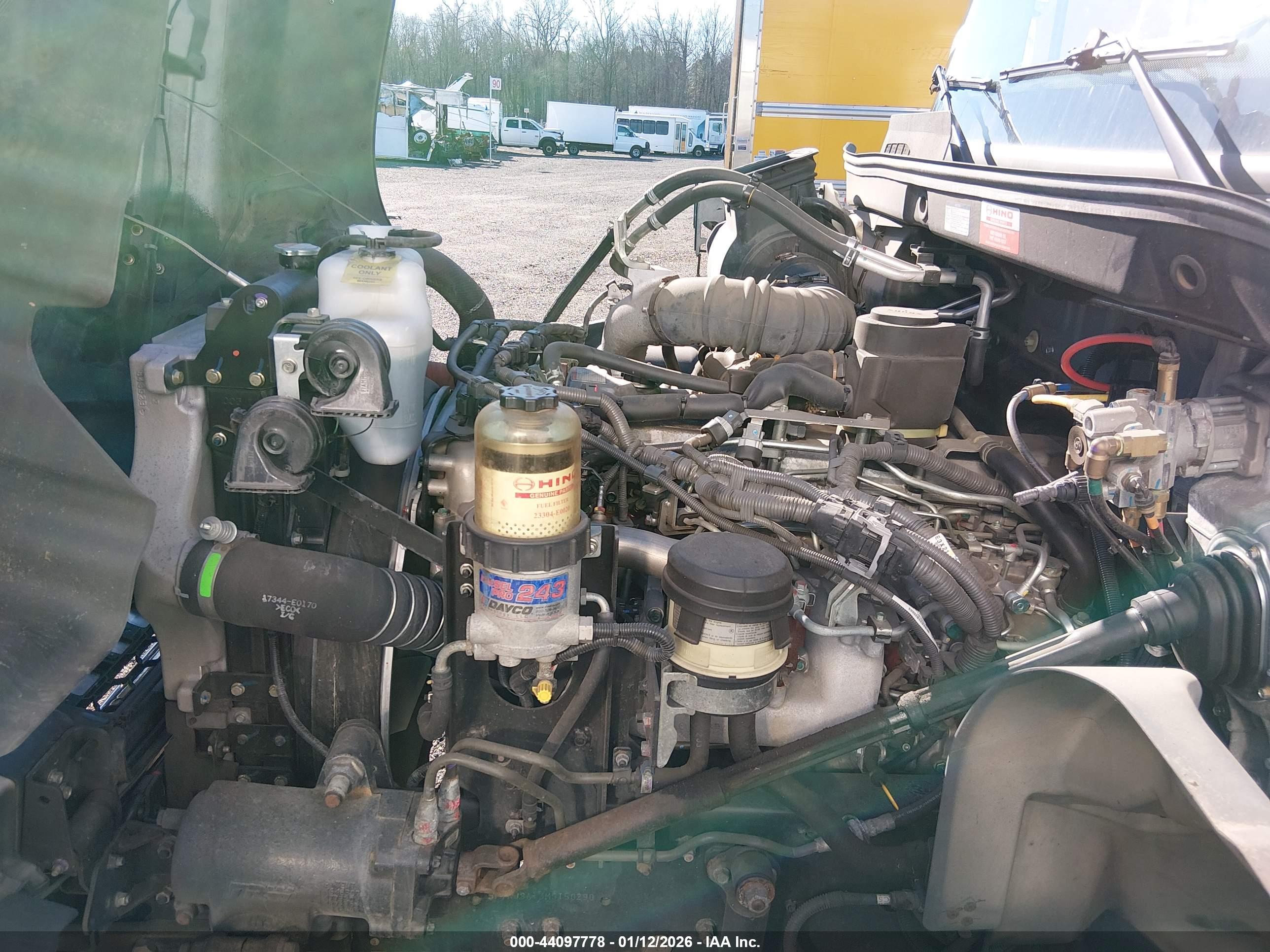 HINO 238/258/268 image 10
