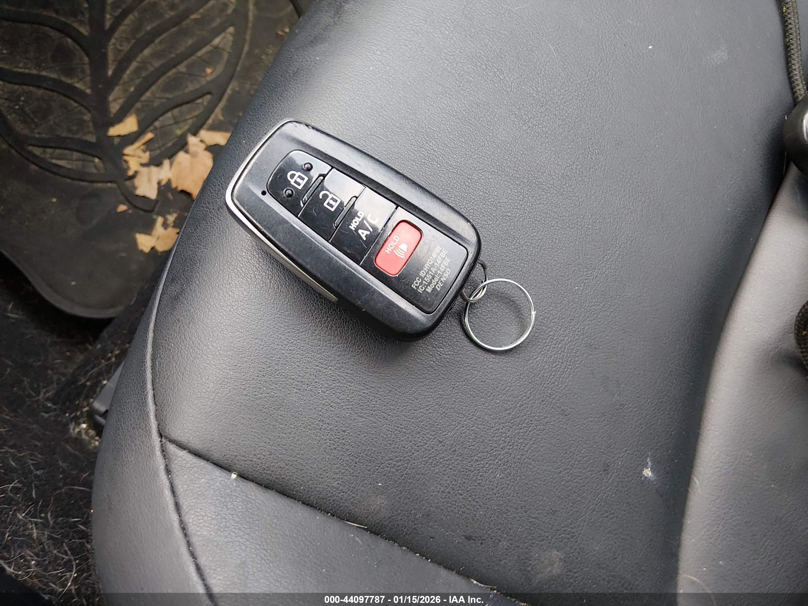 TOYOTA PRIUS image 11