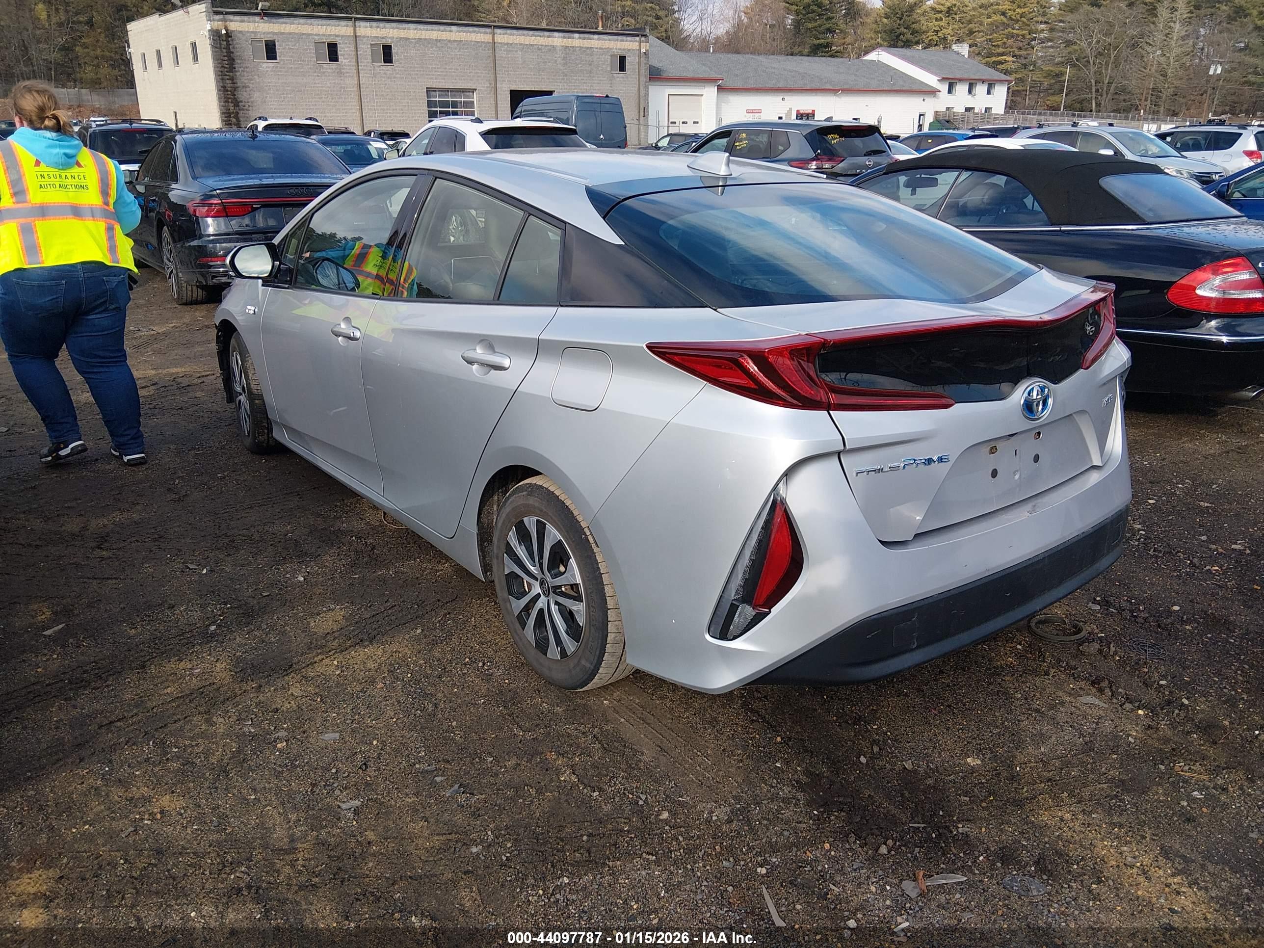 TOYOTA PRIUS image 3
