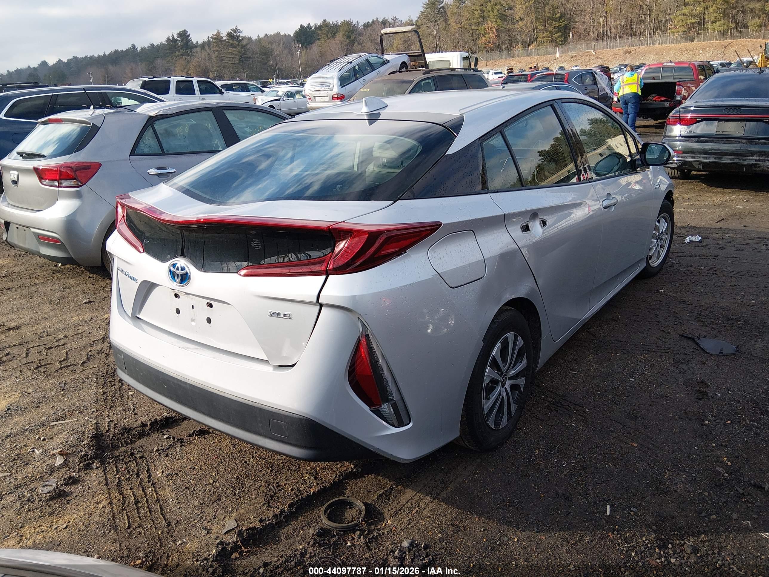 TOYOTA PRIUS image 4
