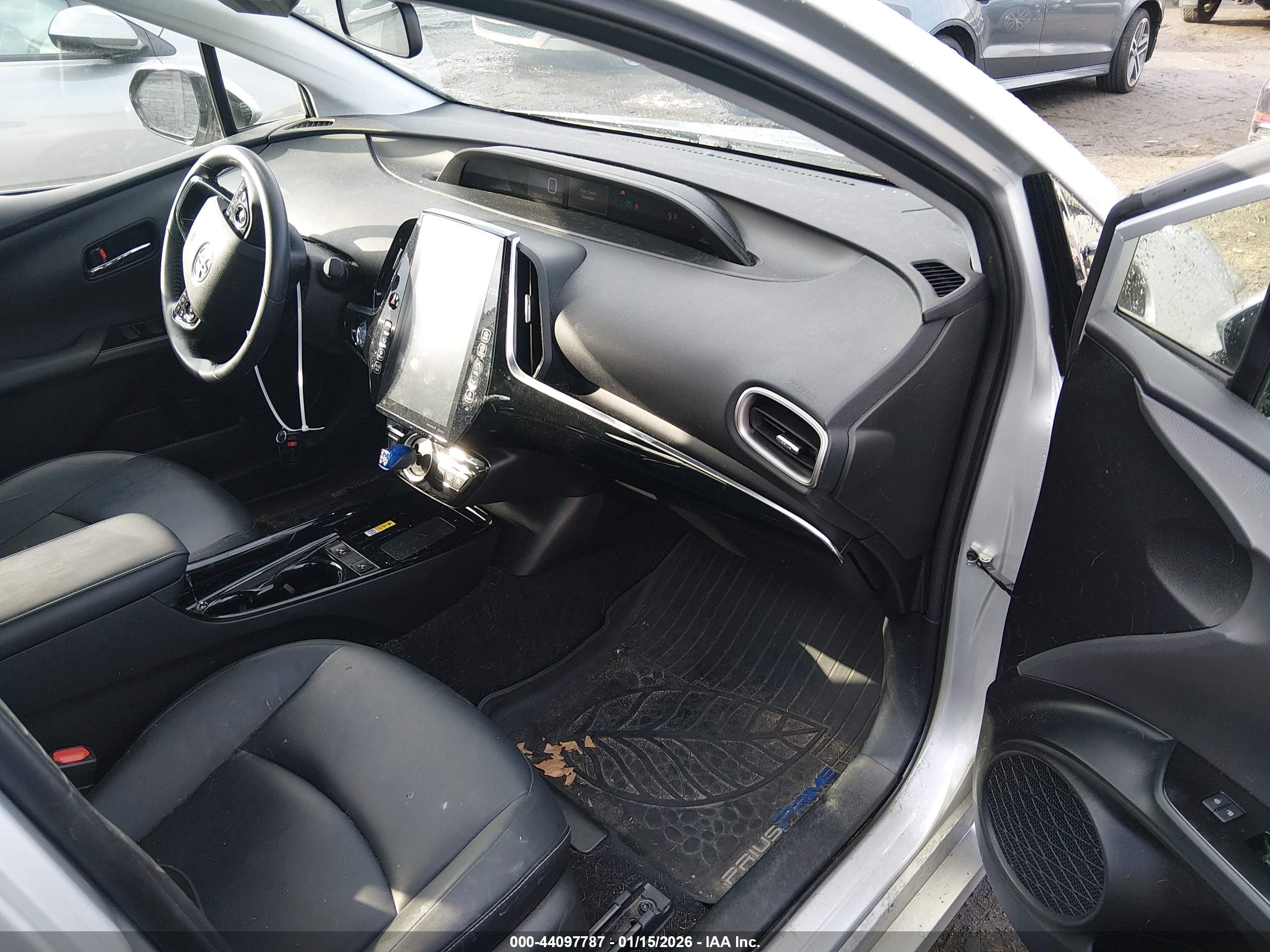 TOYOTA PRIUS image 5