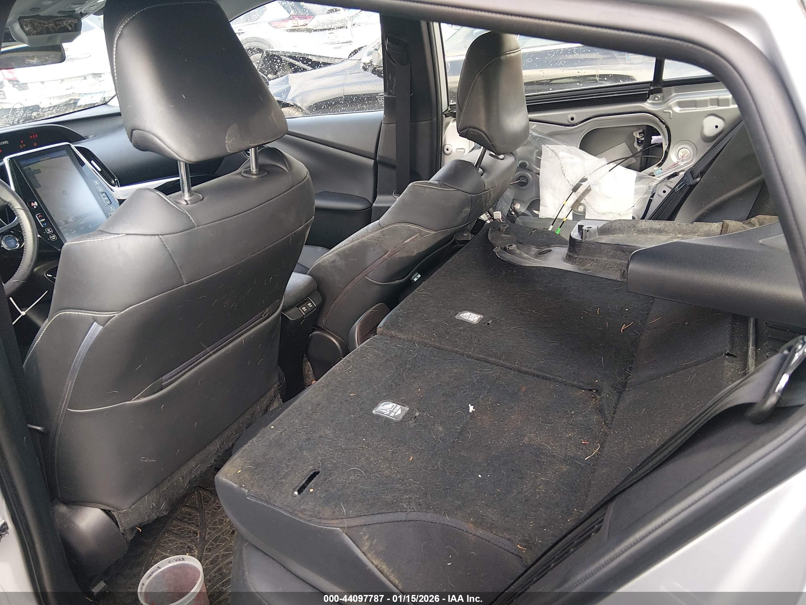 TOYOTA PRIUS image 8
