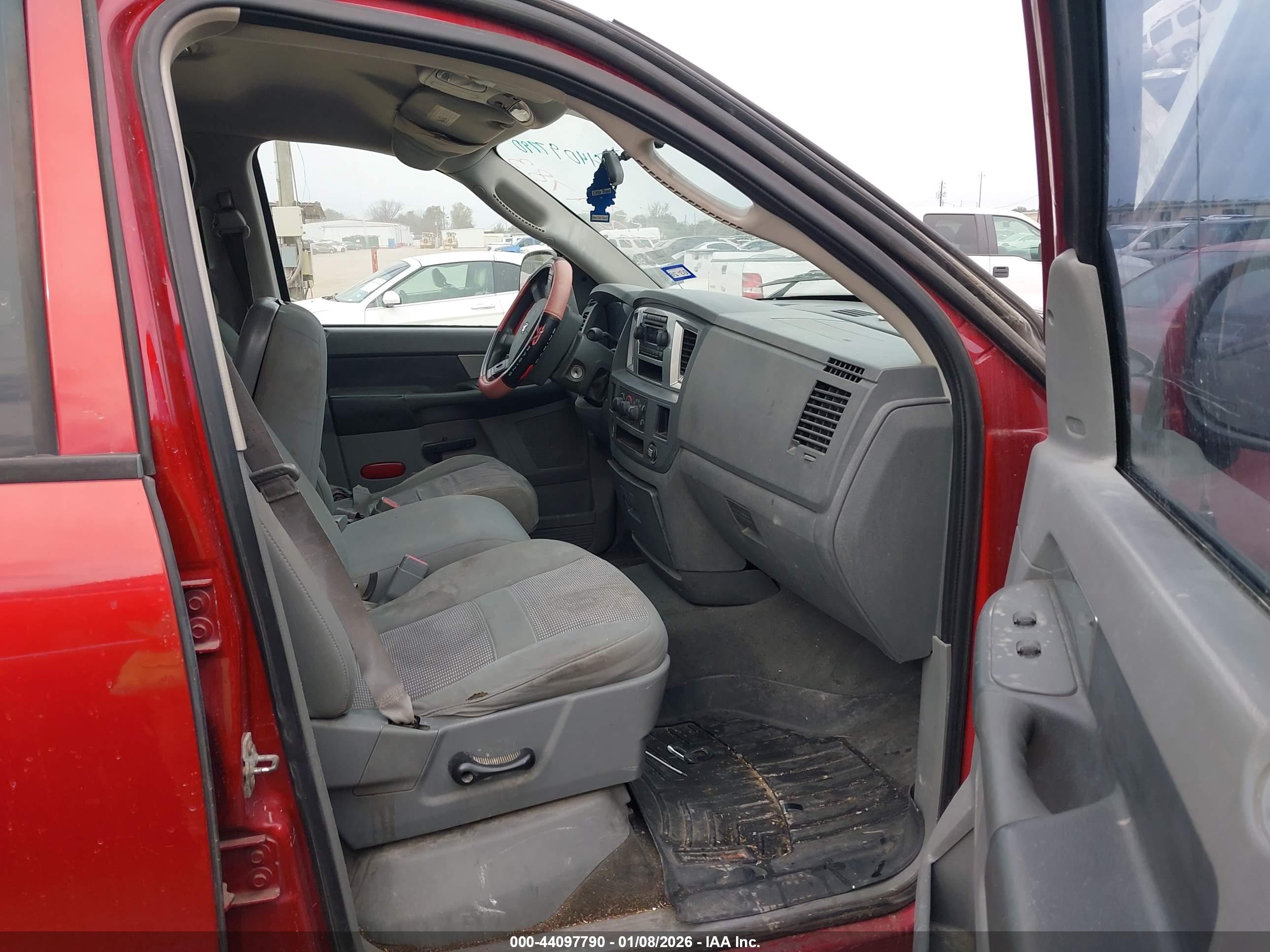 DODGE RAM image 5