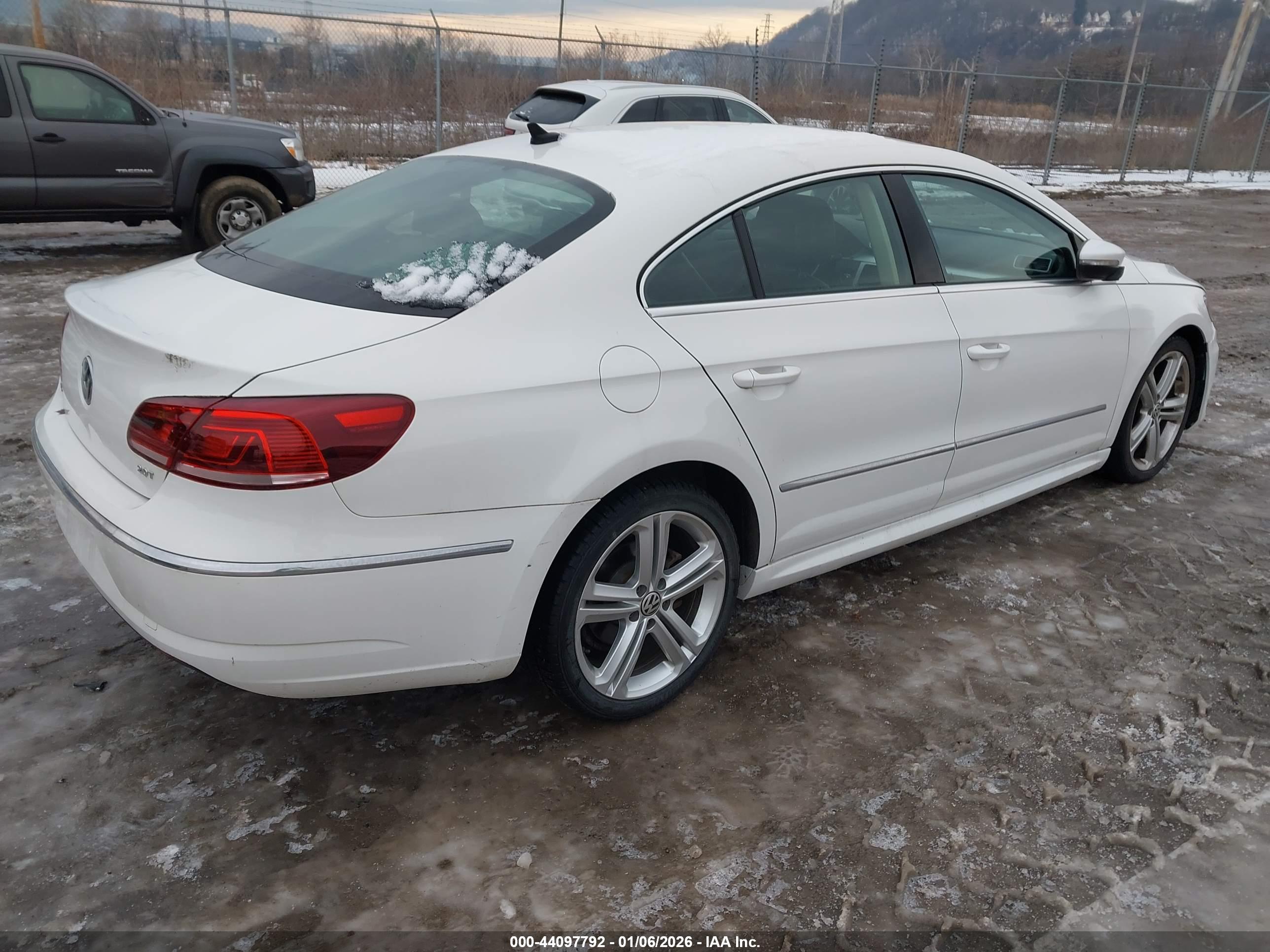VOLKSWAGEN CC image 4