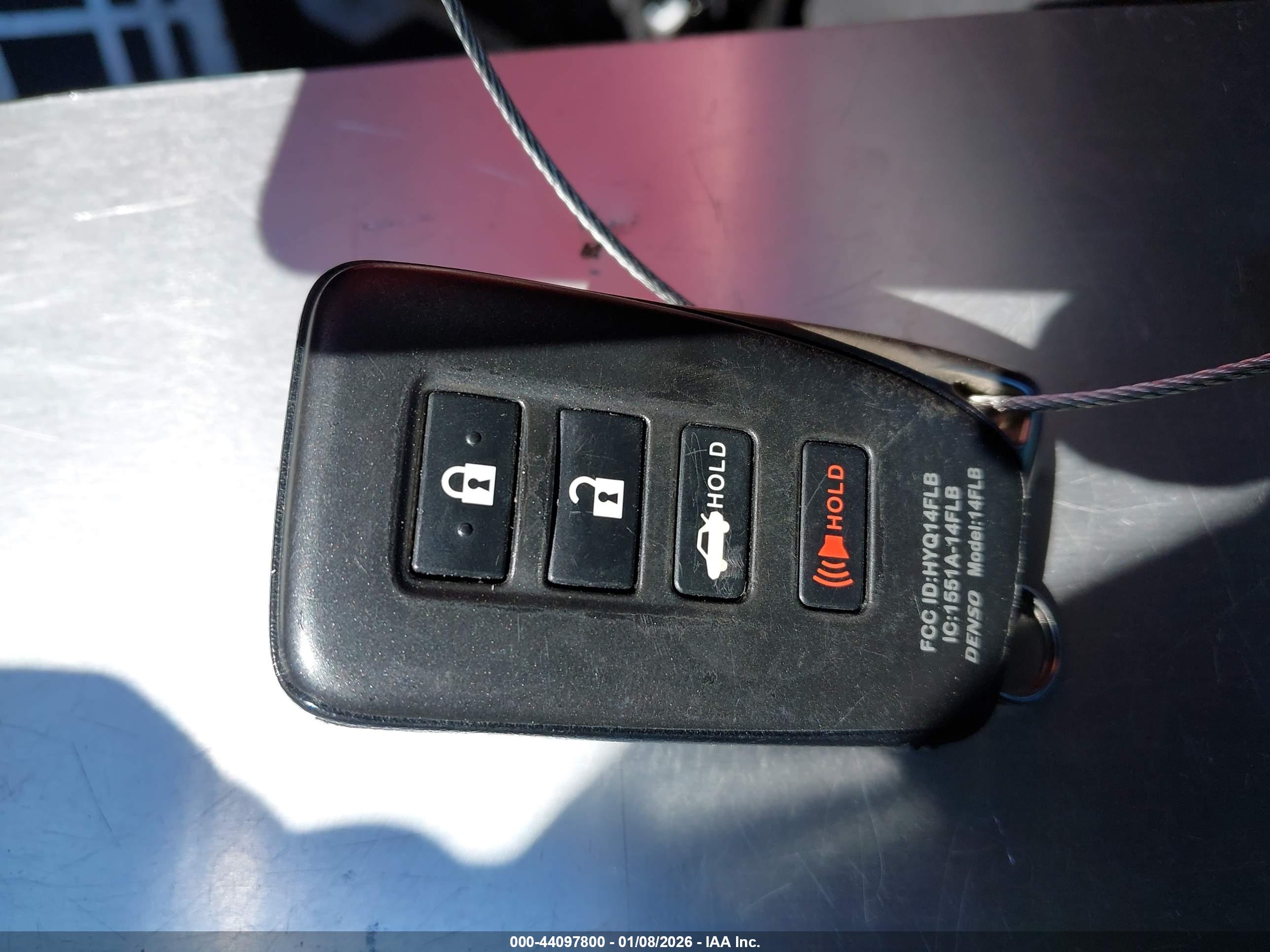 LEXUS IS image 11