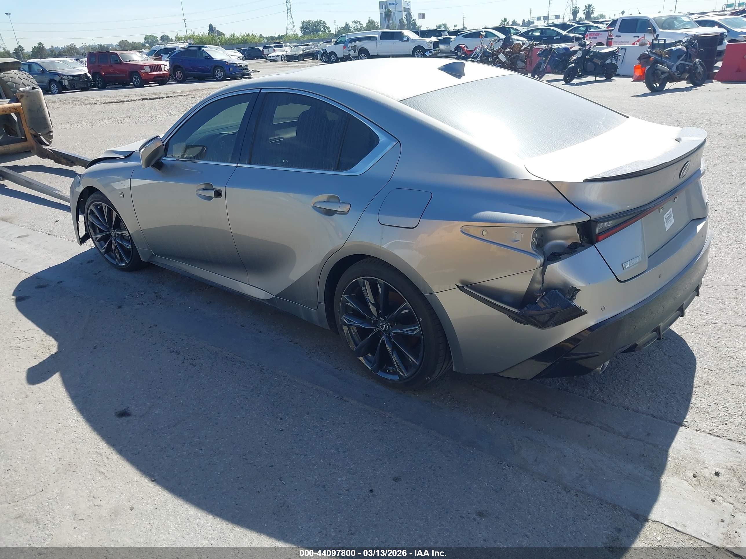 LEXUS IS image 3