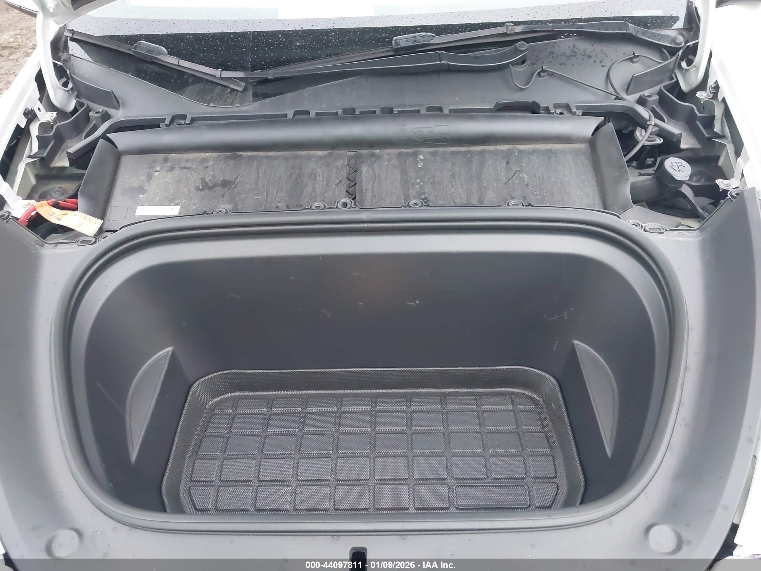 TESLA MODEL image 10