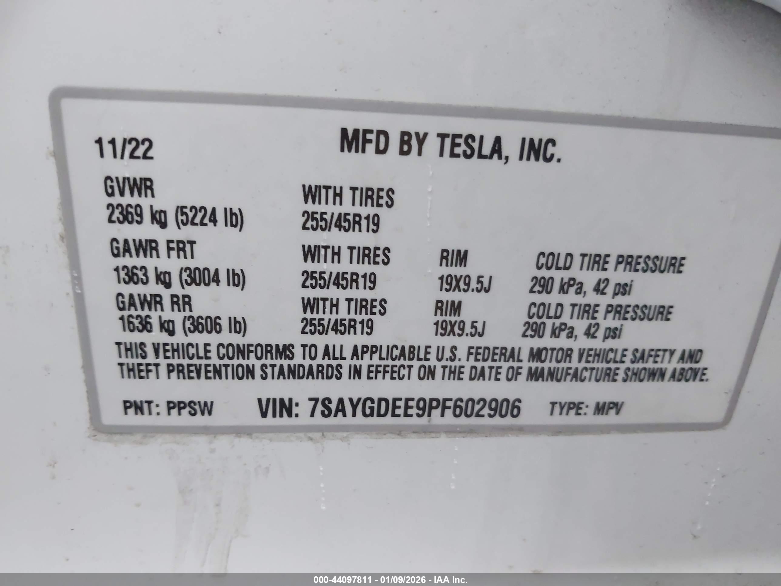 TESLA MODEL image 9