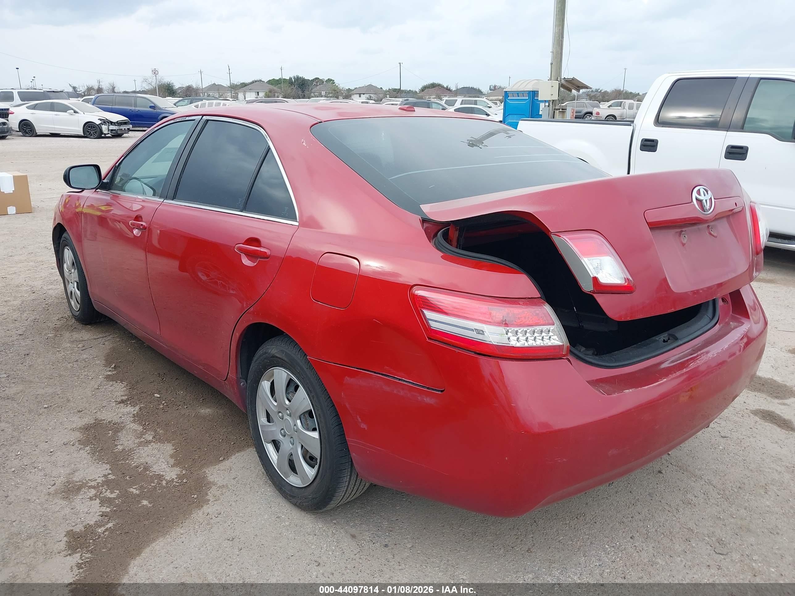 TOYOTA CAMRY image 3