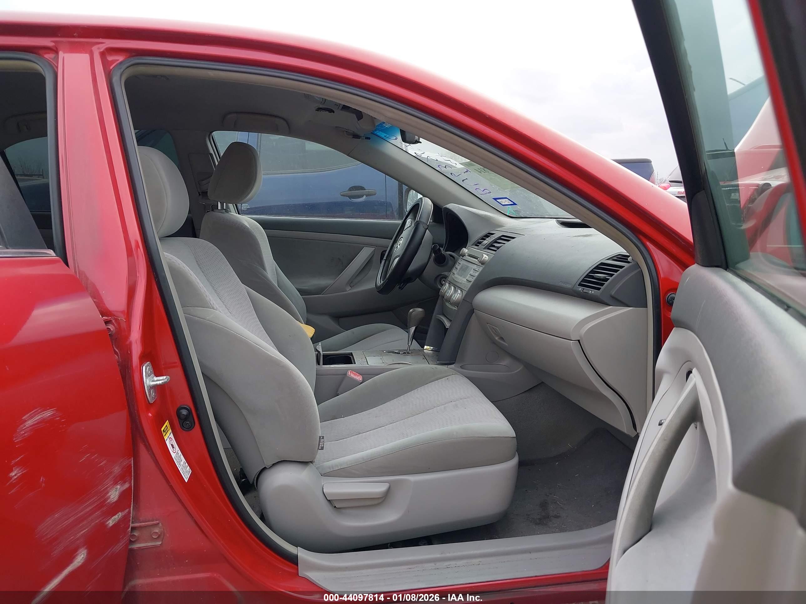 TOYOTA CAMRY image 5