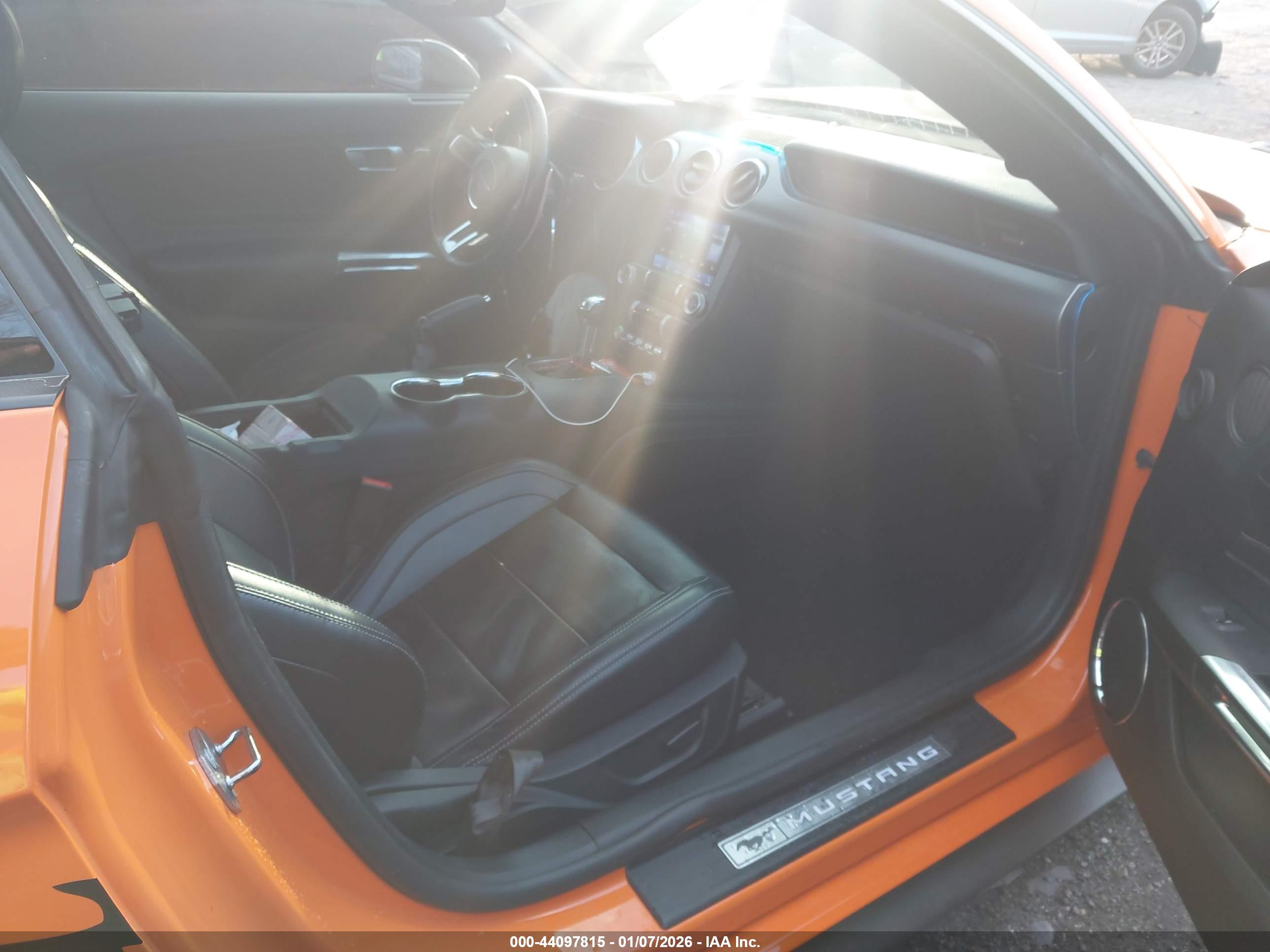 FORD MUSTANG image 5