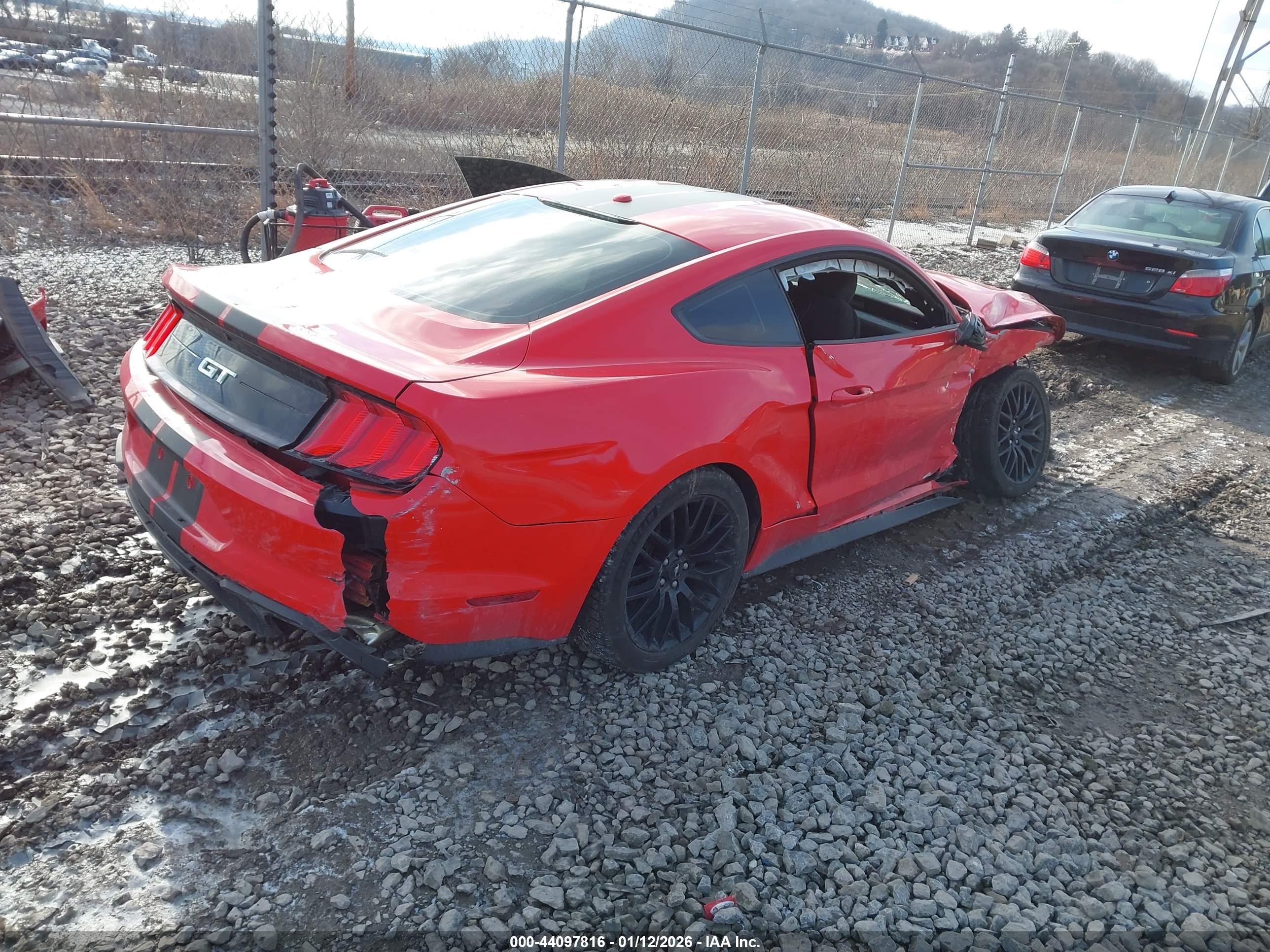 FORD MUSTANG image 4