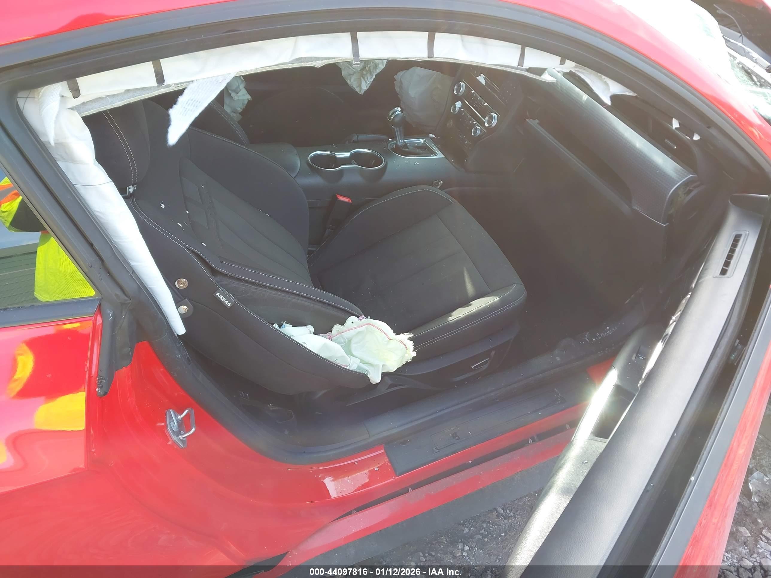 FORD MUSTANG image 5