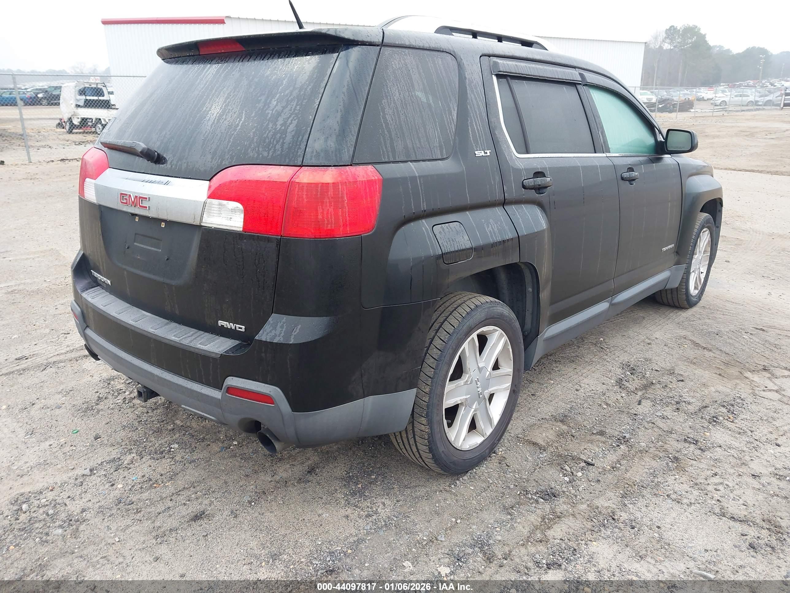 GMC TERRAIN image 4