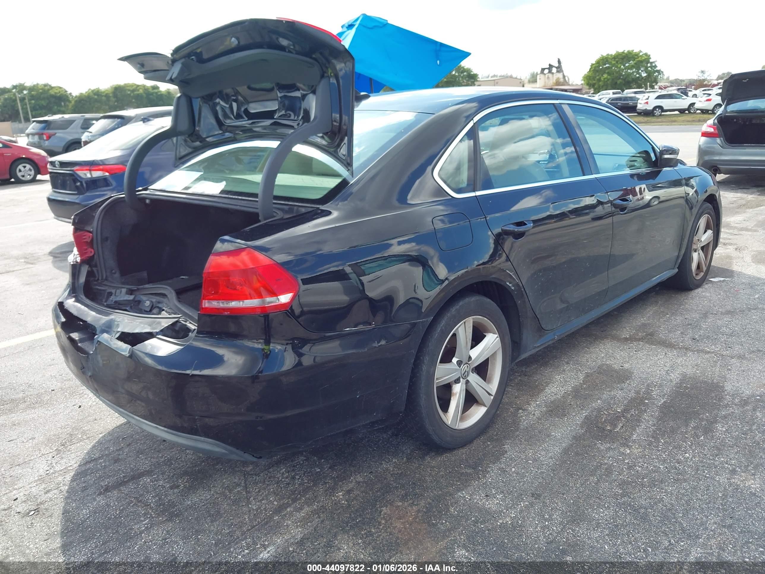 VOLKSWAGEN PASSAT image 6