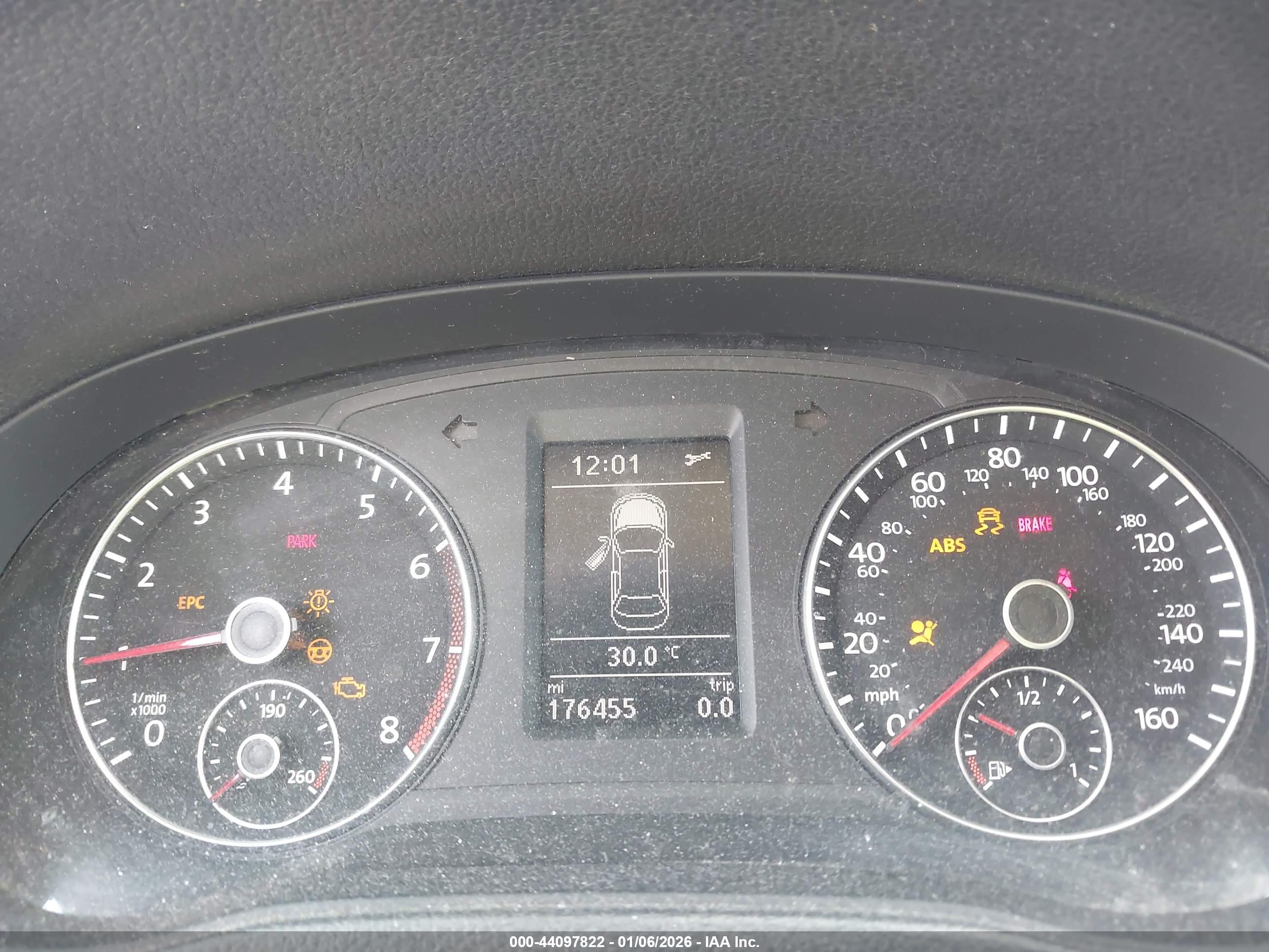VOLKSWAGEN PASSAT image 7