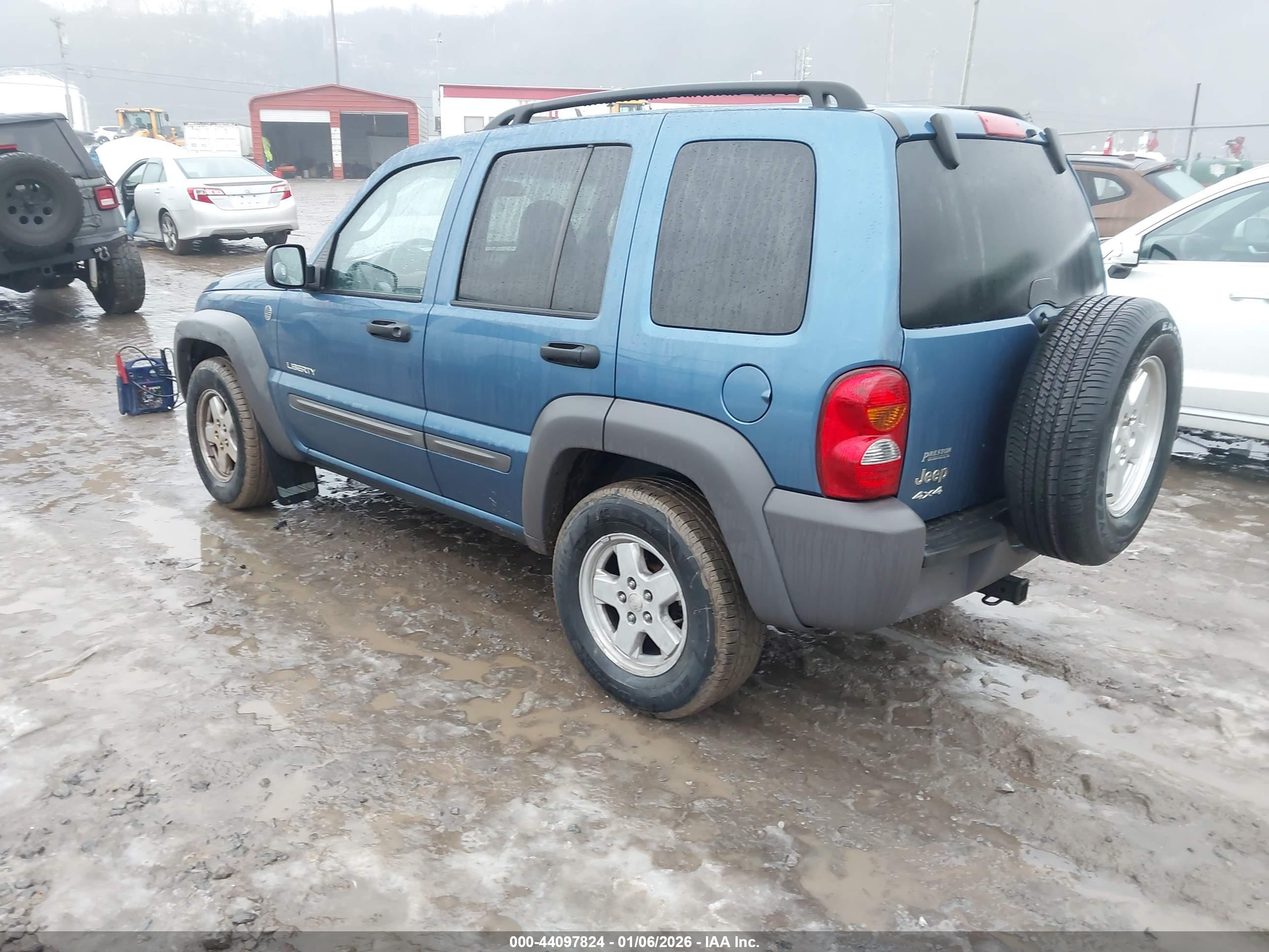JEEP LIBERTY image 3