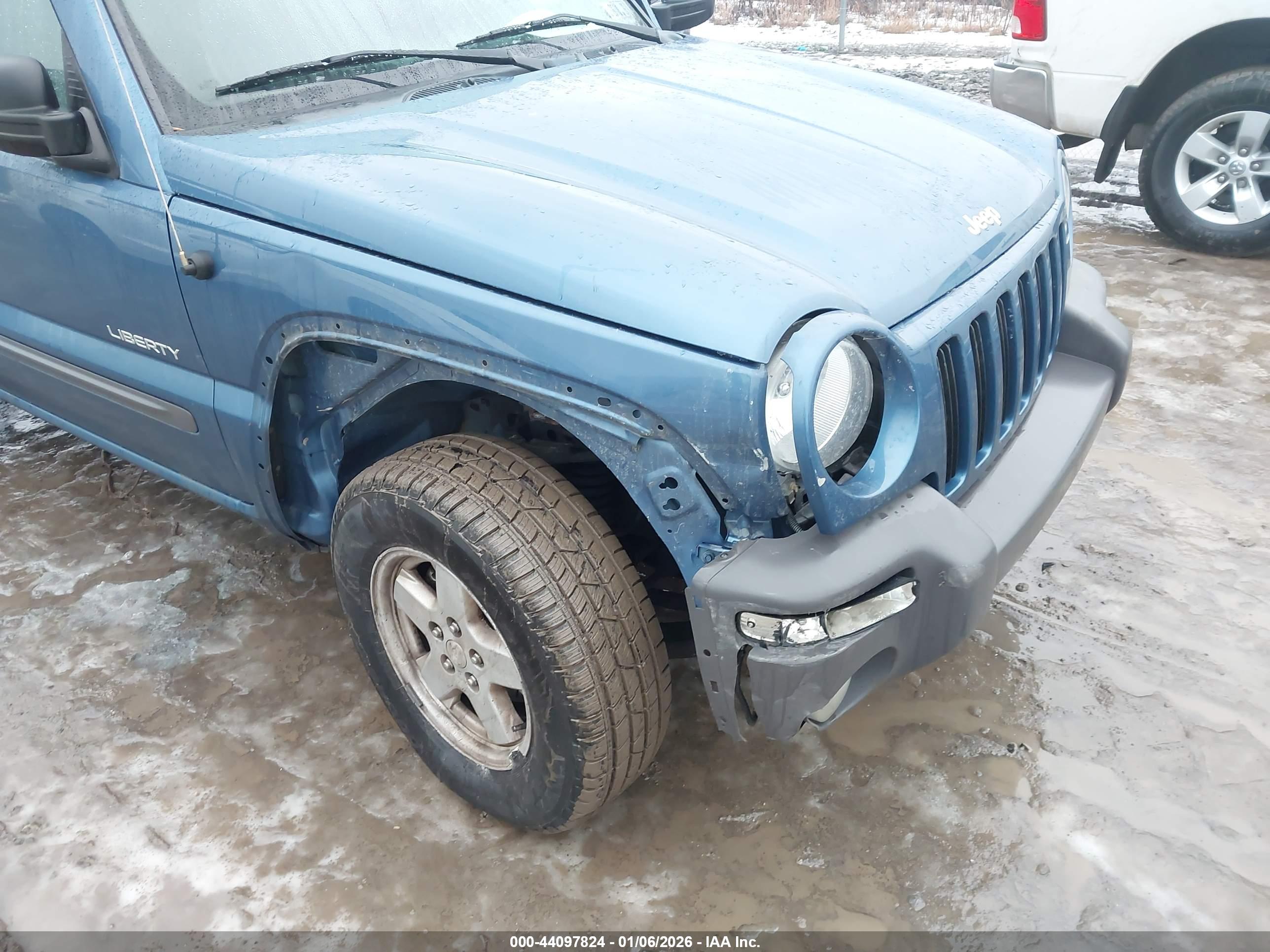 JEEP LIBERTY image 6